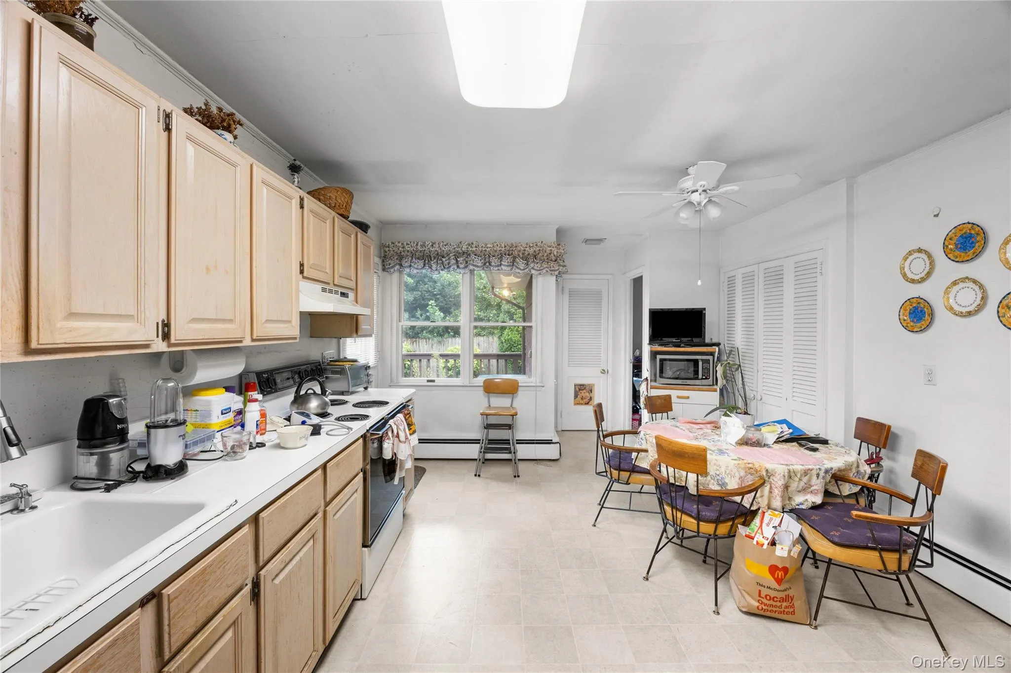 7 Barby Lane, Oyster Bay, NY, 4 Bedrooms Bedrooms, 7 Rooms Rooms,3 BathroomsBathrooms,Residential,For Rent,Barby,0,1048093 7 Barby Lane, Oyster Bay, NY, 4 Bedrooms Bedrooms, 7 Rooms Rooms,3 BathroomsBathrooms,Residential,For Rent,Barby,0,1048093