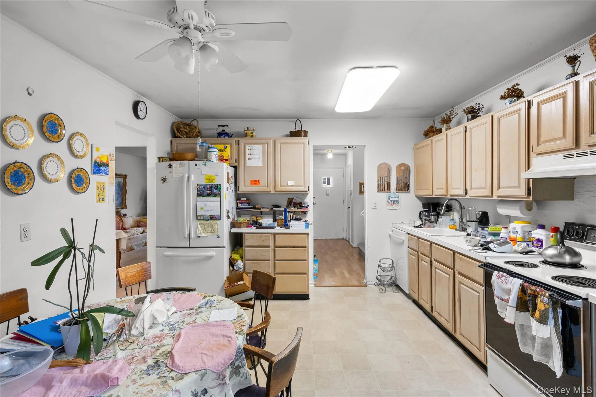 7 Barby Lane, Oyster Bay, NY, 4 Bedrooms Bedrooms, 7 Rooms Rooms,3 BathroomsBathrooms,Residential,For Rent,Barby,0,1048093 7 Barby Lane, Oyster Bay, NY, 4 Bedrooms Bedrooms, 7 Rooms Rooms,3 BathroomsBathrooms,Residential,For Rent,Barby,0,1048093