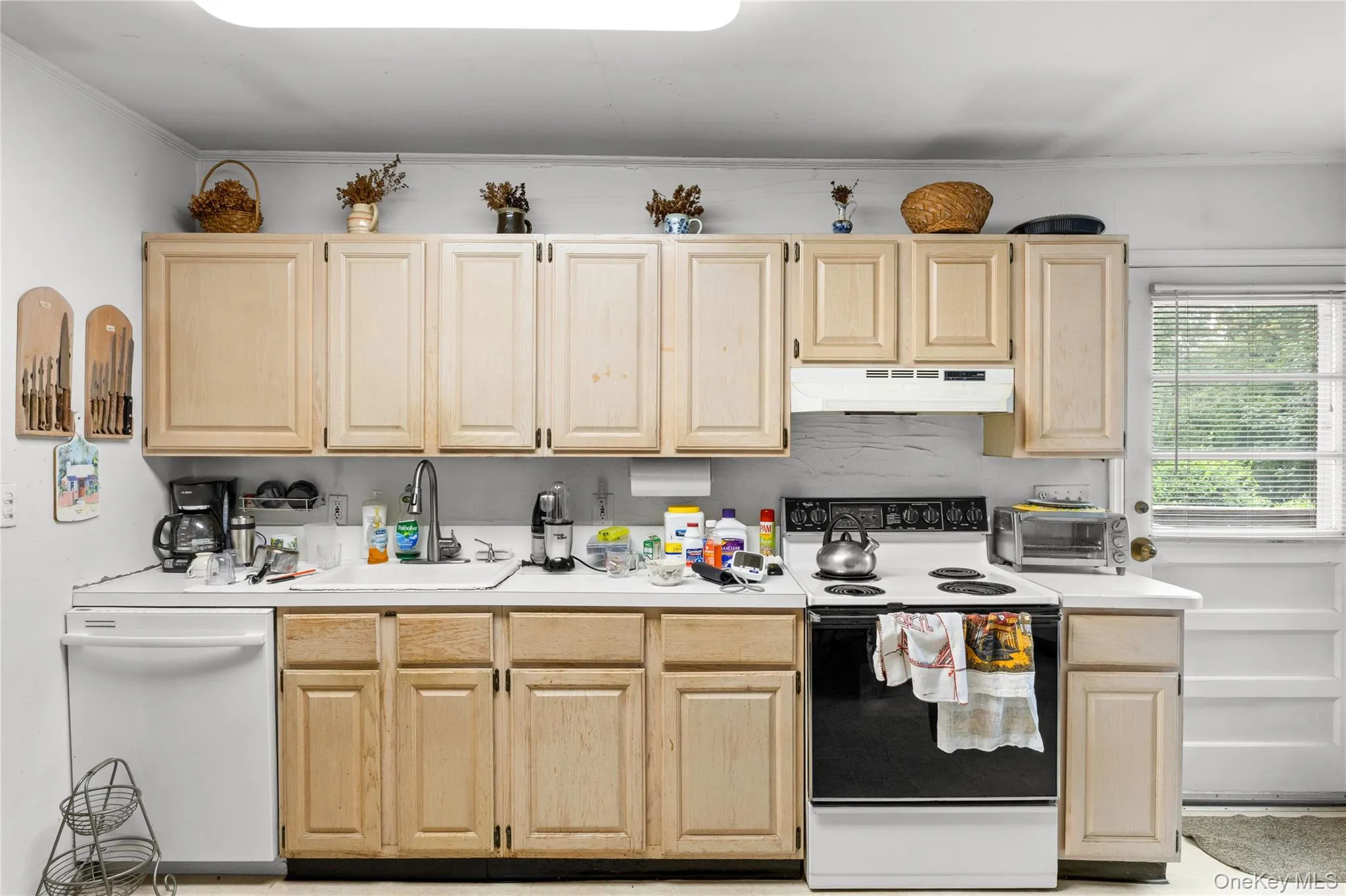 7 Barby Lane, Oyster Bay, NY, 4 Bedrooms Bedrooms, 7 Rooms Rooms,3 BathroomsBathrooms,Residential,For Rent,Barby,0,1048093 7 Barby Lane, Oyster Bay, NY, 4 Bedrooms Bedrooms, 7 Rooms Rooms,3 BathroomsBathrooms,Residential,For Rent,Barby,0,1048093