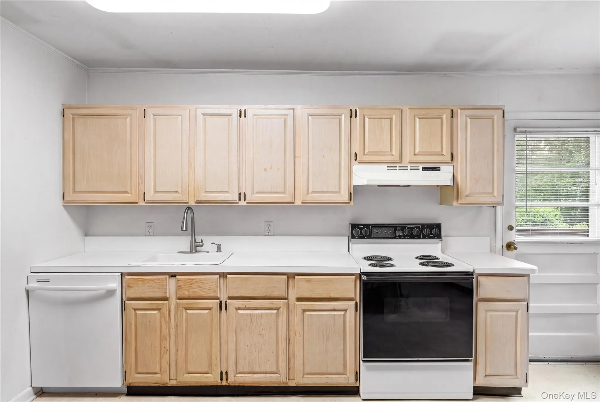 7 Barby Lane, Oyster Bay, NY, 4 Bedrooms Bedrooms, 7 Rooms Rooms,3 BathroomsBathrooms,Residential,For Rent,Barby,0,1048093 7 Barby Lane, Oyster Bay, NY, 4 Bedrooms Bedrooms, 7 Rooms Rooms,3 BathroomsBathrooms,Residential,For Rent,Barby,0,1048093