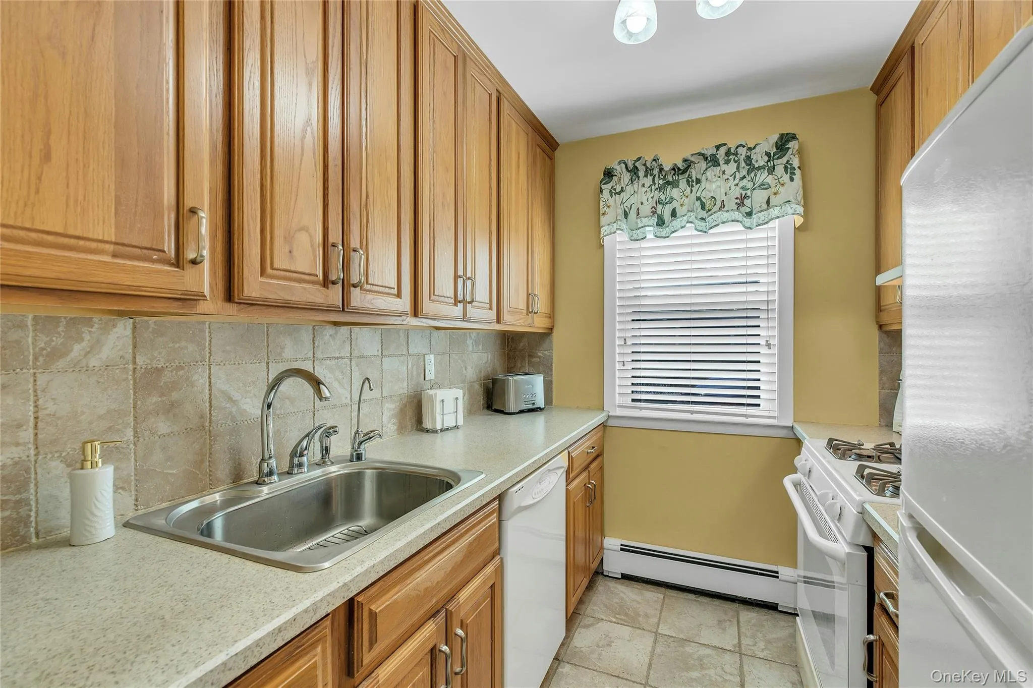 4030 Jerusalem Avenue, Hempstead, NY, 1 Bedroom Bedrooms, 4 Rooms Rooms,1 BathroomBathrooms,Residential,For Rent,Jerusalem,0,1048095 4030 Jerusalem Avenue, Hempstead, NY, 1 Bedroom Bedrooms, 4 Rooms Rooms,1 BathroomBathrooms,Residential,For Rent,Jerusalem,0,1048095