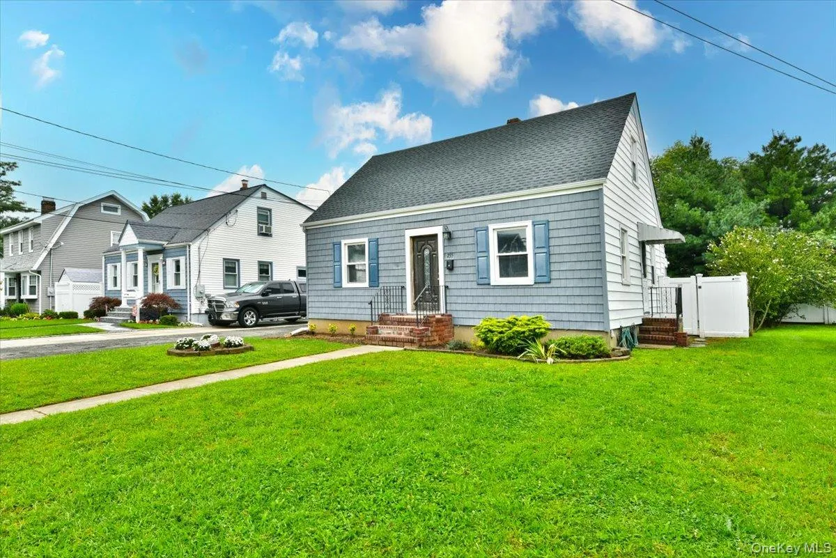 235 Madison Avenue, Hempstead, NY, 3 Bedrooms Bedrooms, 7 Rooms Rooms,1 BathroomBathrooms,Residential,For Rent,Madison,0,1048104 235 Madison Avenue, Hempstead, NY, 3 Bedrooms Bedrooms, 7 Rooms Rooms,1 BathroomBathrooms,Residential,For Rent,Madison,0,1048104