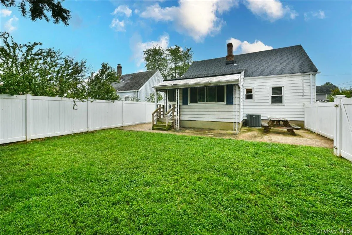 235 Madison Avenue, Hempstead, NY, 3 Bedrooms Bedrooms, 7 Rooms Rooms,1 BathroomBathrooms,Residential,For Rent,Madison,0,1048104 235 Madison Avenue, Hempstead, NY, 3 Bedrooms Bedrooms, 7 Rooms Rooms,1 BathroomBathrooms,Residential,For Rent,Madison,0,1048104