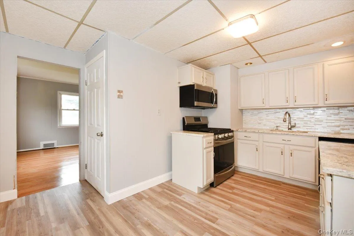 235 Madison Avenue, Hempstead, NY, 3 Bedrooms Bedrooms, 7 Rooms Rooms,1 BathroomBathrooms,Residential,For Rent,Madison,0,1048104 235 Madison Avenue, Hempstead, NY, 3 Bedrooms Bedrooms, 7 Rooms Rooms,1 BathroomBathrooms,Residential,For Rent,Madison,0,1048104