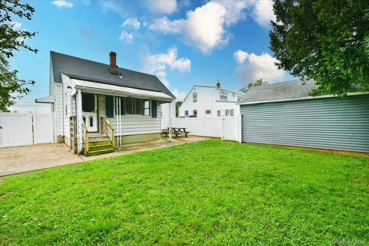 235 Madison Avenue, Hempstead, NY, 3 Bedrooms Bedrooms, 7 Rooms Rooms,1 BathroomBathrooms,Residential,For Rent,Madison,0,1048104 235 Madison Avenue, Hempstead, NY, 3 Bedrooms Bedrooms, 7 Rooms Rooms,1 BathroomBathrooms,Residential,For Rent,Madison,0,1048104