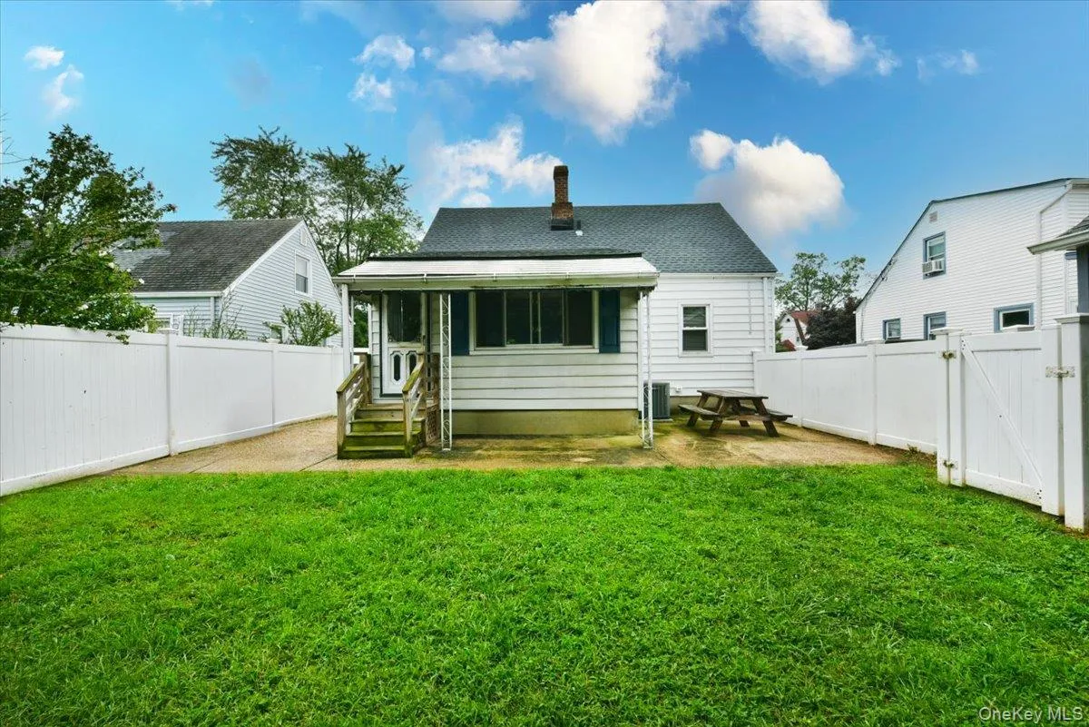 235 Madison Avenue, Hempstead, NY, 3 Bedrooms Bedrooms, 7 Rooms Rooms,1 BathroomBathrooms,Residential,For Rent,Madison,0,1048104 235 Madison Avenue, Hempstead, NY, 3 Bedrooms Bedrooms, 7 Rooms Rooms,1 BathroomBathrooms,Residential,For Rent,Madison,0,1048104