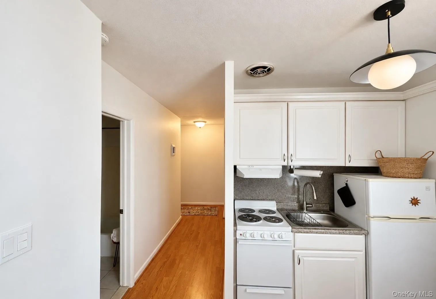 855 Broadway, Long Beach, NY, 2 Rooms Rooms,1 BathroomBathrooms,Residential Lease,For Rent,Broadway,0,1048109 855 Broadway, Long Beach, NY, 2 Rooms Rooms,1 BathroomBathrooms,Residential Lease,For Rent,Broadway,0,1048109