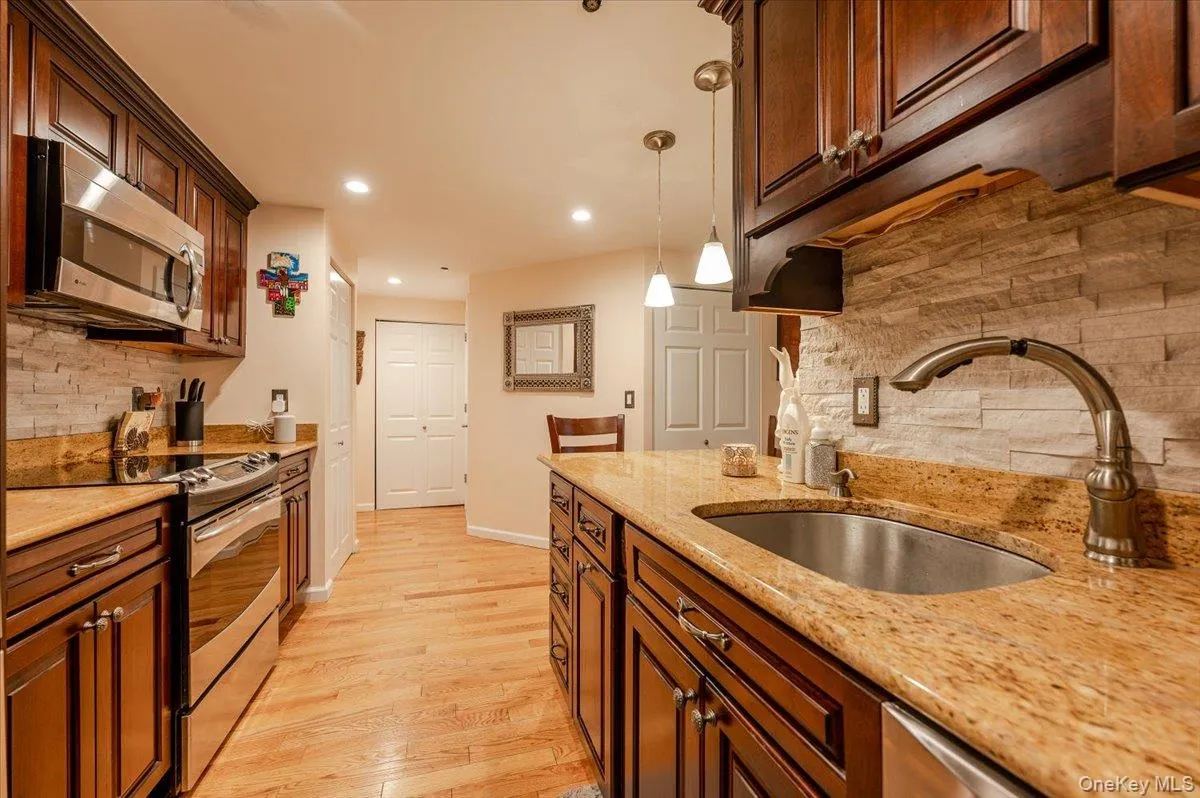 185 Park Avenue, Long Beach, NY, 2 Bedrooms Bedrooms, 4 Rooms Rooms,1 BathroomBathrooms,Residential,For Rent,Park,0,1048116 185 Park Avenue, Long Beach, NY, 2 Bedrooms Bedrooms, 4 Rooms Rooms,1 BathroomBathrooms,Residential,For Rent,Park,0,1048116