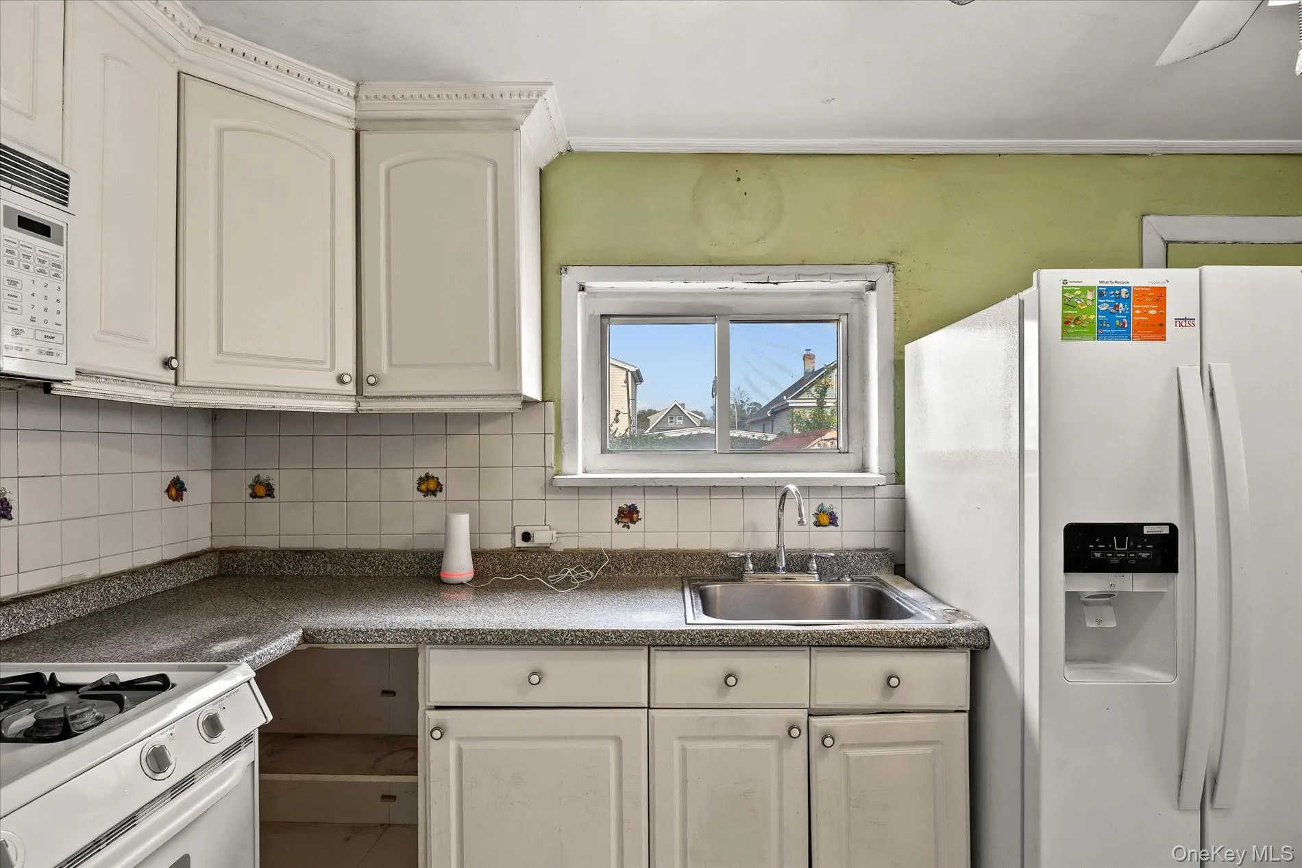 101-59 133rd Street, New York, NY, 3 Bedrooms Bedrooms, 5 Rooms Rooms,2 BathroomsBathrooms,Residential,For Rent,133rd,0,1048117 101-59 133rd Street, New York, NY, 3 Bedrooms Bedrooms, 5 Rooms Rooms,2 BathroomsBathrooms,Residential,For Rent,133rd,0,1048117