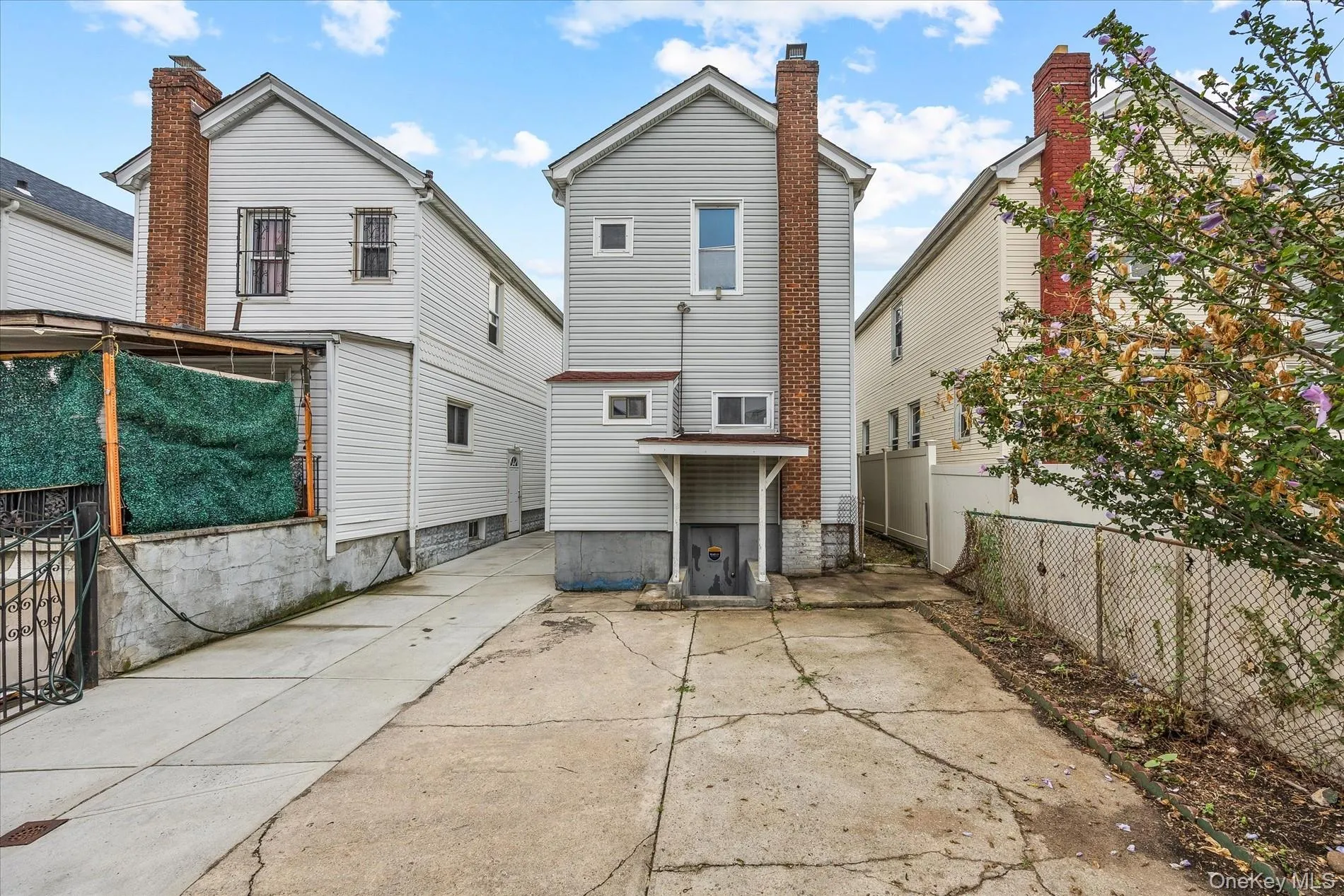 101-59 133rd Street, New York, NY, 3 Bedrooms Bedrooms, 5 Rooms Rooms,2 BathroomsBathrooms,Residential,For Rent,133rd,0,1048117 101-59 133rd Street, New York, NY, 3 Bedrooms Bedrooms, 5 Rooms Rooms,2 BathroomsBathrooms,Residential,For Rent,133rd,0,1048117