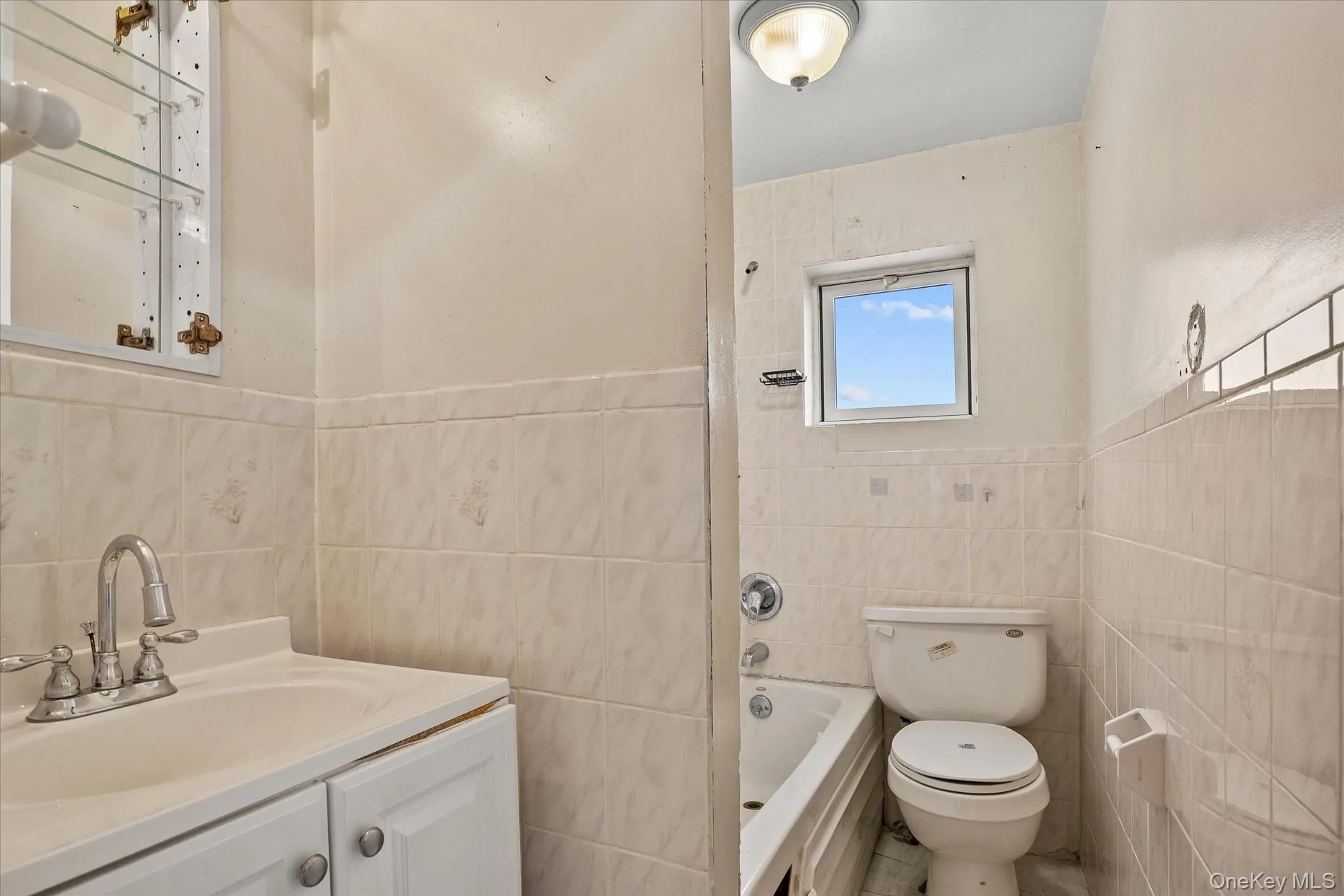 101-59 133rd Street, New York, NY, 3 Bedrooms Bedrooms, 5 Rooms Rooms,2 BathroomsBathrooms,Residential,For Rent,133rd,0,1048117 101-59 133rd Street, New York, NY, 3 Bedrooms Bedrooms, 5 Rooms Rooms,2 BathroomsBathrooms,Residential,For Rent,133rd,0,1048117