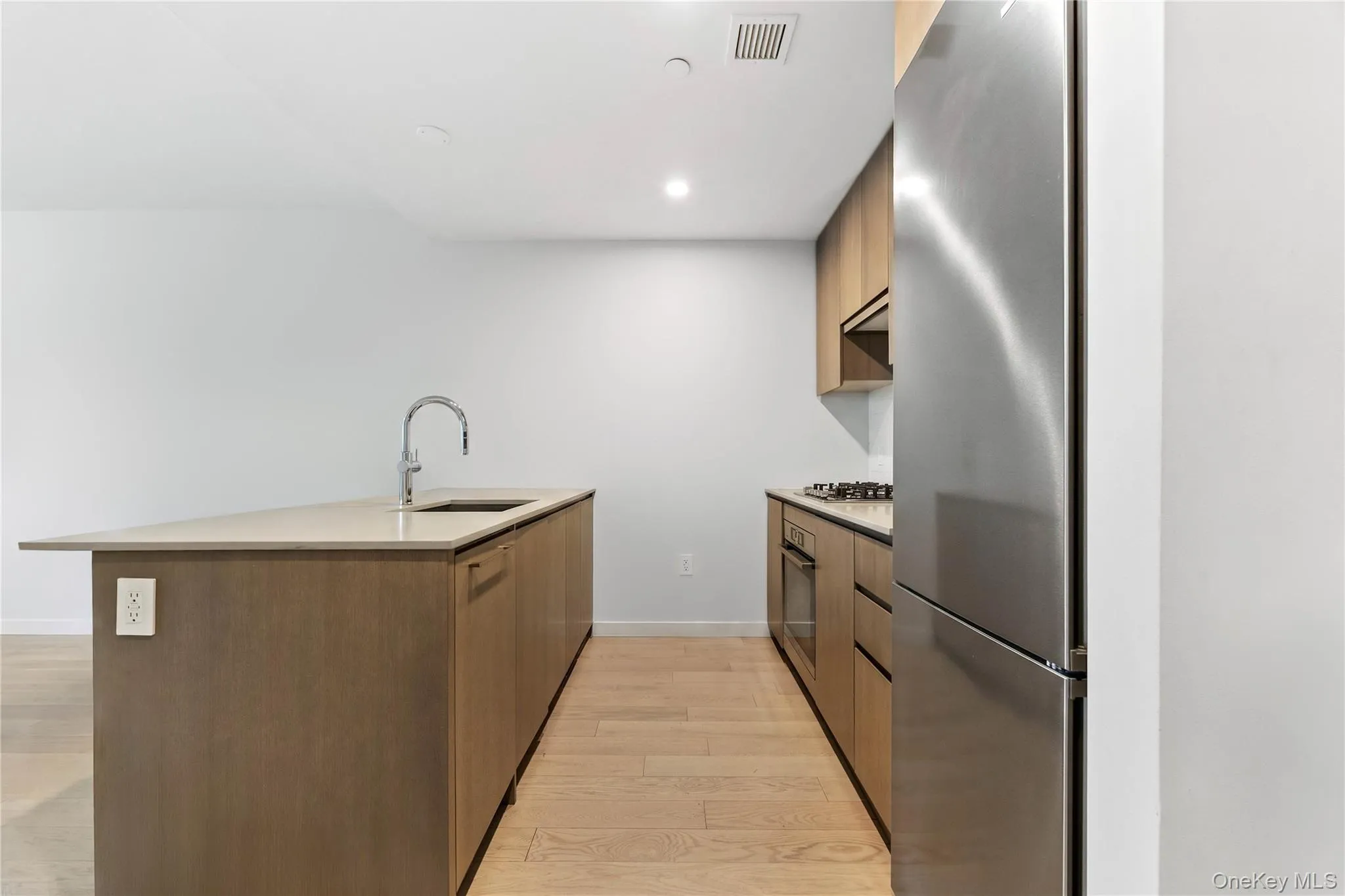 131-02A 40th Road, New York, NY, 1 Bedroom Bedrooms, 3 Rooms Rooms,1 BathroomBathrooms,Residential,For Rent,40th Road,0,1048118 131-02A 40th Road, New York, NY, 1 Bedroom Bedrooms, 3 Rooms Rooms,1 BathroomBathrooms,Residential,For Rent,40th Road,0,1048118