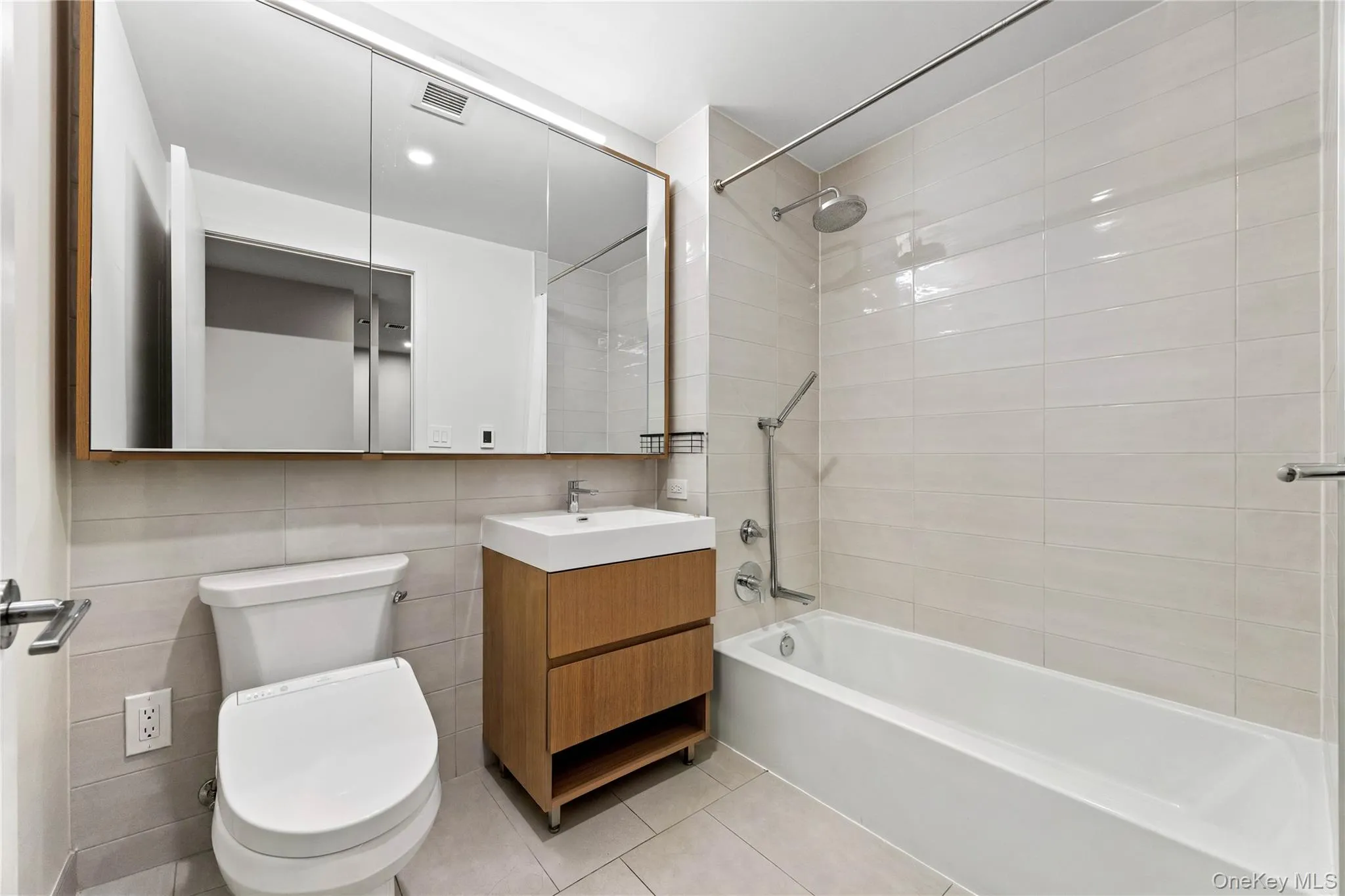 131-02A 40th Road, New York, NY, 1 Bedroom Bedrooms, 3 Rooms Rooms,1 BathroomBathrooms,Residential,For Rent,40th Road,0,1048118 131-02A 40th Road, New York, NY, 1 Bedroom Bedrooms, 3 Rooms Rooms,1 BathroomBathrooms,Residential,For Rent,40th Road,0,1048118