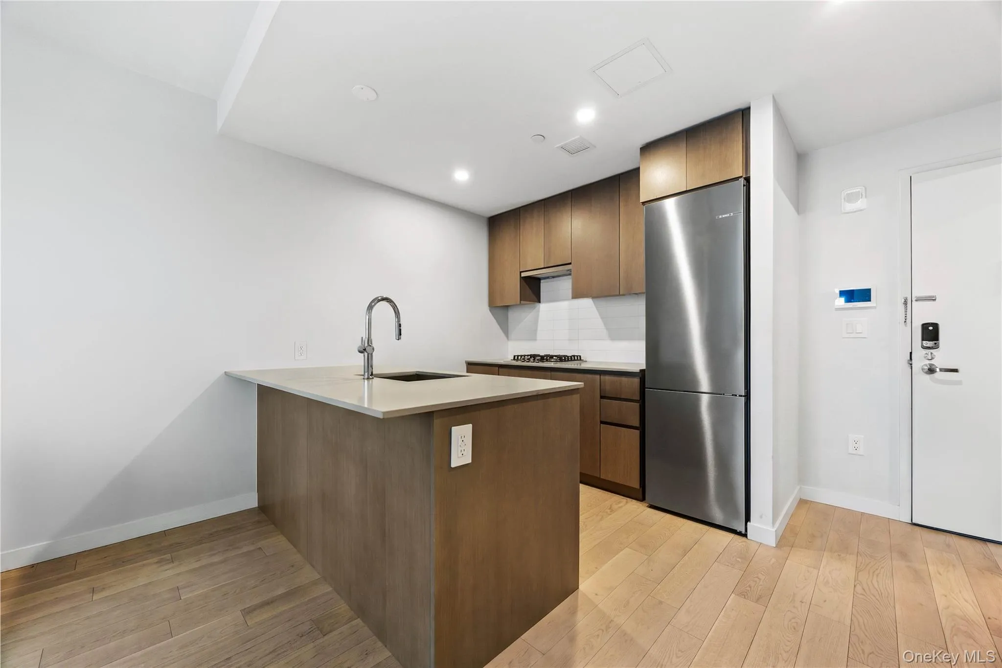 131-02A 40th Road, New York, NY, 1 Bedroom Bedrooms, 3 Rooms Rooms,1 BathroomBathrooms,Residential,For Rent,40th Road,0,1048118 131-02A 40th Road, New York, NY, 1 Bedroom Bedrooms, 3 Rooms Rooms,1 BathroomBathrooms,Residential,For Rent,40th Road,0,1048118