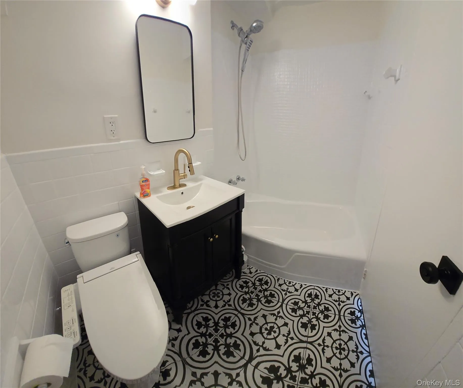 107-40 Queens Boulevard, New York, NY, 1 Bedroom Bedrooms, 4 Rooms Rooms,1 BathroomBathrooms,Residential,For Rent,Queens,0,1048132 107-40 Queens Boulevard, New York, NY, 1 Bedroom Bedrooms, 4 Rooms Rooms,1 BathroomBathrooms,Residential,For Rent,Queens,0,1048132