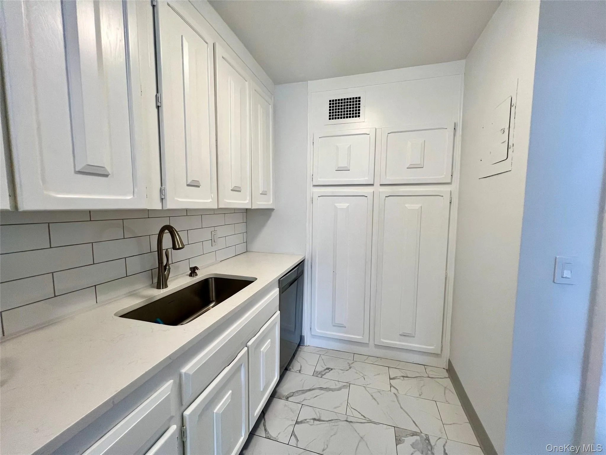 30 Lake Street, White Plains, NY, 1 Bedroom Bedrooms, 4 Rooms Rooms,1 BathroomBathrooms,Residential Lease,For Rent,Lake,0,1048134 30 Lake Street, White Plains, NY, 1 Bedroom Bedrooms, 4 Rooms Rooms,1 BathroomBathrooms,Residential Lease,For Rent,Lake,0,1048134