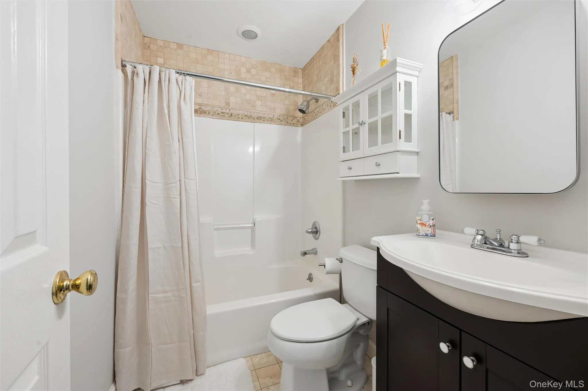 58 Ocean Avenue, Southampton, NY, 3 Bedrooms Bedrooms, 7 Rooms Rooms,2 BathroomsBathrooms,Residential Lease,For Rent,Ocean,0,1048142 58 Ocean Avenue, Southampton, NY, 3 Bedrooms Bedrooms, 7 Rooms Rooms,2 BathroomsBathrooms,Residential Lease,For Rent,Ocean,0,1048142
