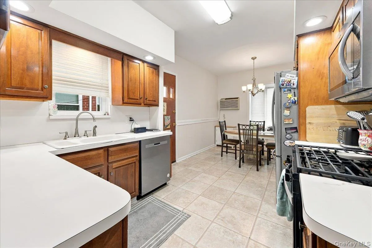 4 Holly Street, Yonkers, NY, 3 Bedrooms Bedrooms, 7 Rooms Rooms,2 BathroomsBathrooms,Residential,For Rent,Holly,0,1048144 4 Holly Street, Yonkers, NY, 3 Bedrooms Bedrooms, 7 Rooms Rooms,2 BathroomsBathrooms,Residential,For Rent,Holly,0,1048144