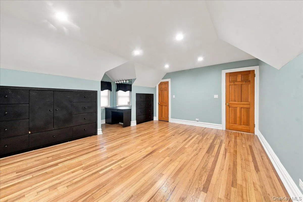 4 Holly Street, Yonkers, NY, 3 Bedrooms Bedrooms, 7 Rooms Rooms,2 BathroomsBathrooms,Residential,For Rent,Holly,0,1048144 4 Holly Street, Yonkers, NY, 3 Bedrooms Bedrooms, 7 Rooms Rooms,2 BathroomsBathrooms,Residential,For Rent,Holly,0,1048144