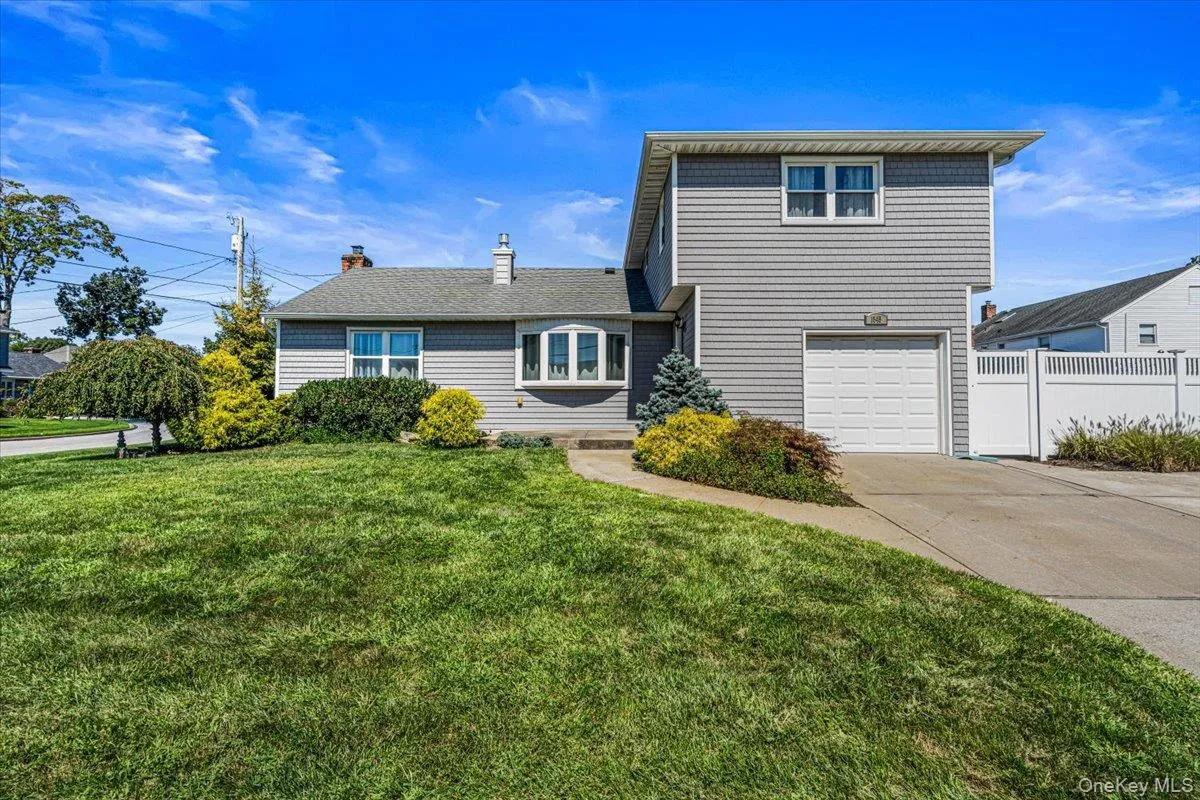 1845 Relyea Drive, Hempstead, NY, 4 Bedrooms Bedrooms, 7 Rooms Rooms,3 BathroomsBathrooms,Residential,For Rent,Relyea,0,1048147 1845 Relyea Drive, Hempstead, NY, 4 Bedrooms Bedrooms, 7 Rooms Rooms,3 BathroomsBathrooms,Residential,For Rent,Relyea,0,1048147