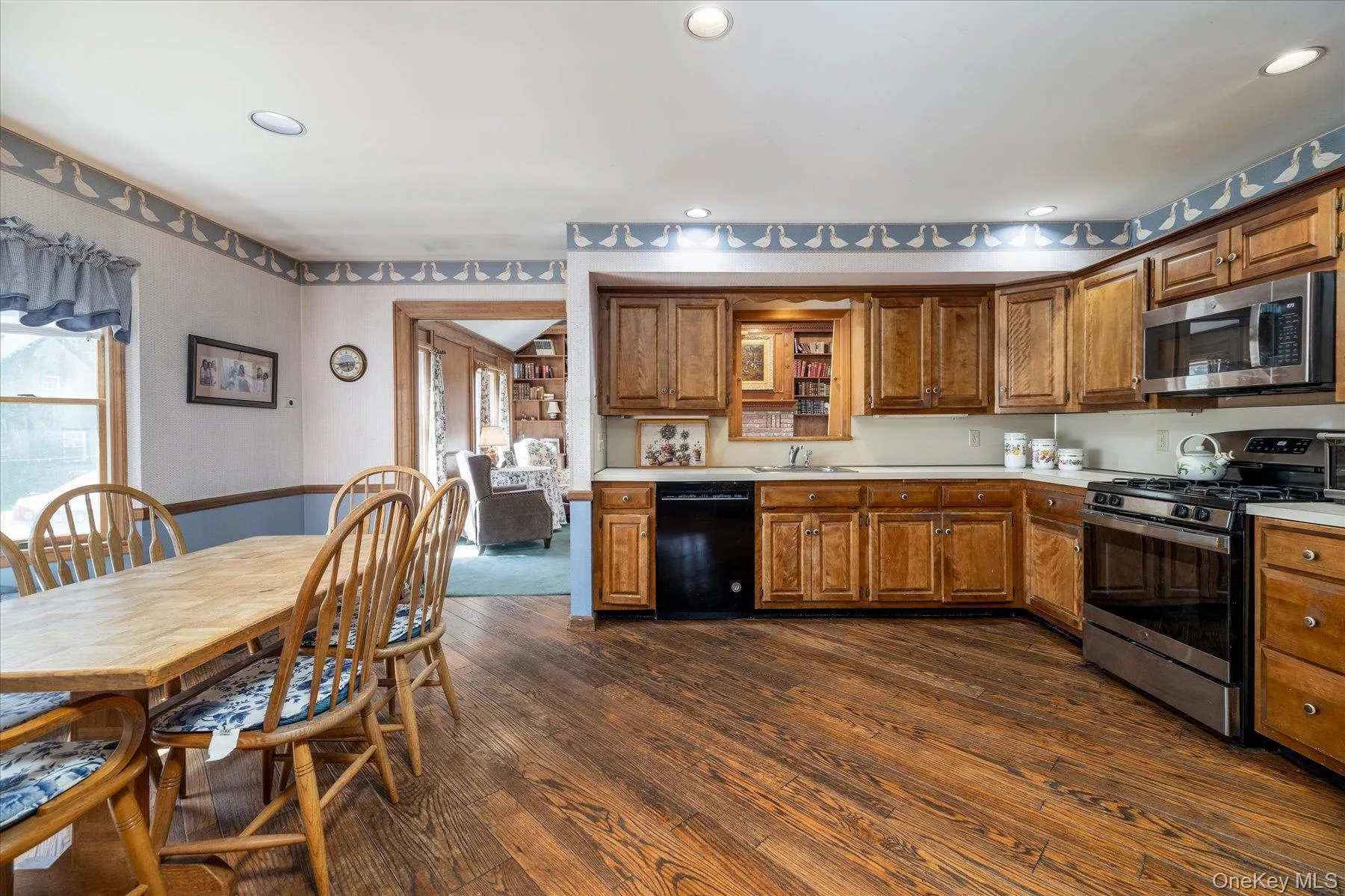 38 Fern Street, Hempstead, NY, 3 Bedrooms Bedrooms, 8 Rooms Rooms,3 BathroomsBathrooms,Residential,For Rent,Fern,0,1048148 38 Fern Street, Hempstead, NY, 3 Bedrooms Bedrooms, 8 Rooms Rooms,3 BathroomsBathrooms,Residential,For Rent,Fern,0,1048148