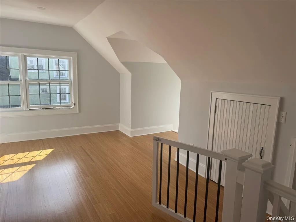 Extra Living Area With Access to Upper Deck Extra Living Area With Access to Upper Deck