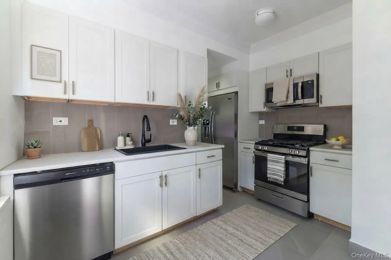 2 Sadore Lane, Yonkers, NY, 2 Bedrooms Bedrooms, 4 Rooms Rooms,1 BathroomBathrooms,Residential Lease,For Rent,Sadore Lane,0,1048151 2 Sadore Lane, Yonkers, NY, 2 Bedrooms Bedrooms, 4 Rooms Rooms,1 BathroomBathrooms,Residential Lease,For Rent,Sadore Lane,0,1048151