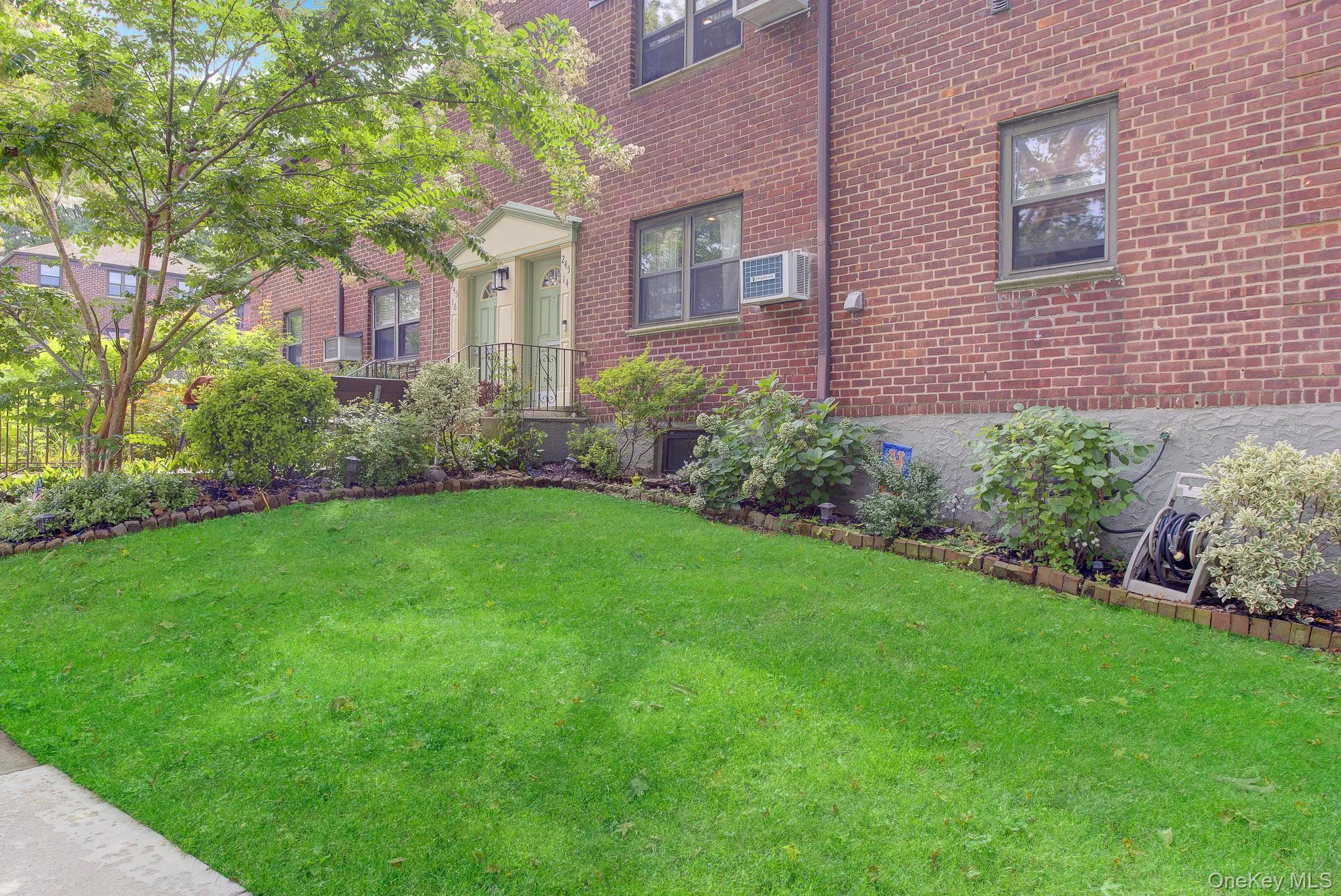 245-14 61st Avenue, New York, NY, 2 Bedrooms Bedrooms, 5 Rooms Rooms,1 BathroomBathrooms,Residential,For Rent,61st,0,1048154 245-14 61st Avenue, New York, NY, 2 Bedrooms Bedrooms, 5 Rooms Rooms,1 BathroomBathrooms,Residential,For Rent,61st,0,1048154