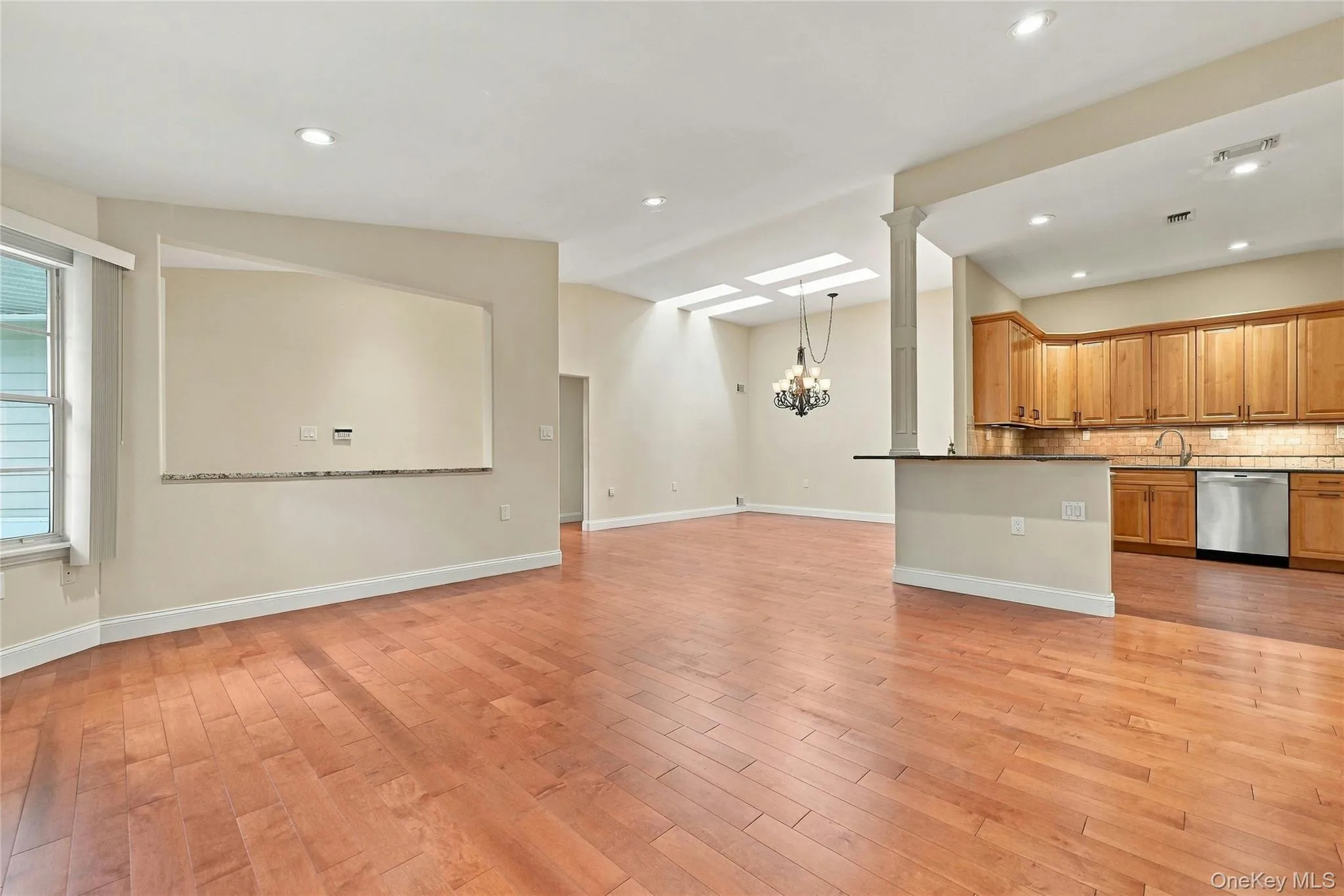 9 Oakdale Court, Brookhaven, NY, 2 Bedrooms Bedrooms, 6 Rooms Rooms,2 BathroomsBathrooms,Residential,For Rent,Oakdale,0,1048158 9 Oakdale Court, Brookhaven, NY, 2 Bedrooms Bedrooms, 6 Rooms Rooms,2 BathroomsBathrooms,Residential,For Rent,Oakdale,0,1048158
