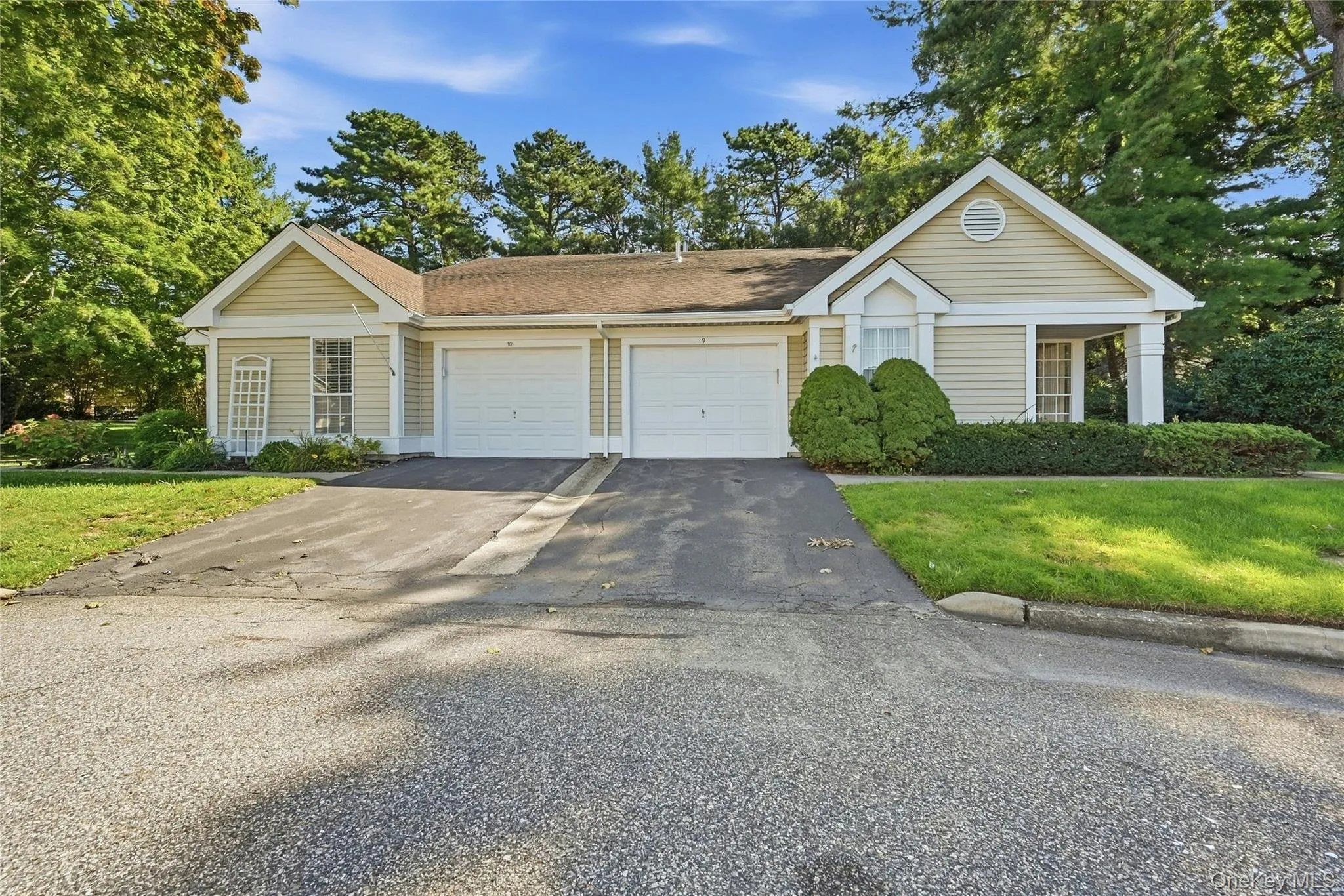 9 Oakdale Court, Brookhaven, NY, 2 Bedrooms Bedrooms, 6 Rooms Rooms,2 BathroomsBathrooms,Residential,For Rent,Oakdale,0,1048158 9 Oakdale Court, Brookhaven, NY, 2 Bedrooms Bedrooms, 6 Rooms Rooms,2 BathroomsBathrooms,Residential,For Rent,Oakdale,0,1048158