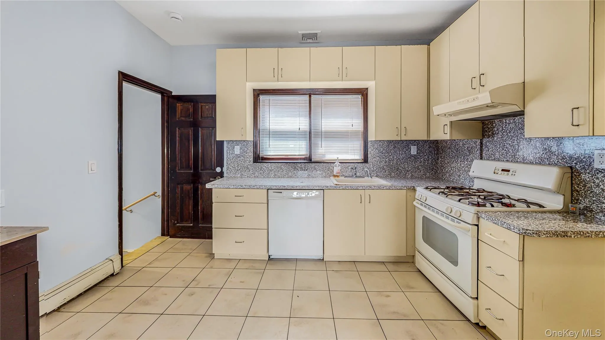 20-62 49th Street, New York, NY, 3 Bedrooms Bedrooms, 7 Rooms Rooms,3 BathroomsBathrooms,Residential,For Rent,49th,0,1048159 20-62 49th Street, New York, NY, 3 Bedrooms Bedrooms, 7 Rooms Rooms,3 BathroomsBathrooms,Residential,For Rent,49th,0,1048159