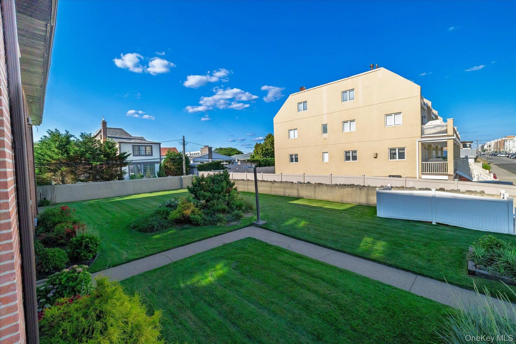 475 W Broadway, Long Beach, NY, 1 Room Rooms,1 BathroomBathrooms,Residential Lease,For Rent,W Broadway,0,1048167 475 W Broadway, Long Beach, NY, 1 Room Rooms,1 BathroomBathrooms,Residential Lease,For Rent,W Broadway,0,1048167