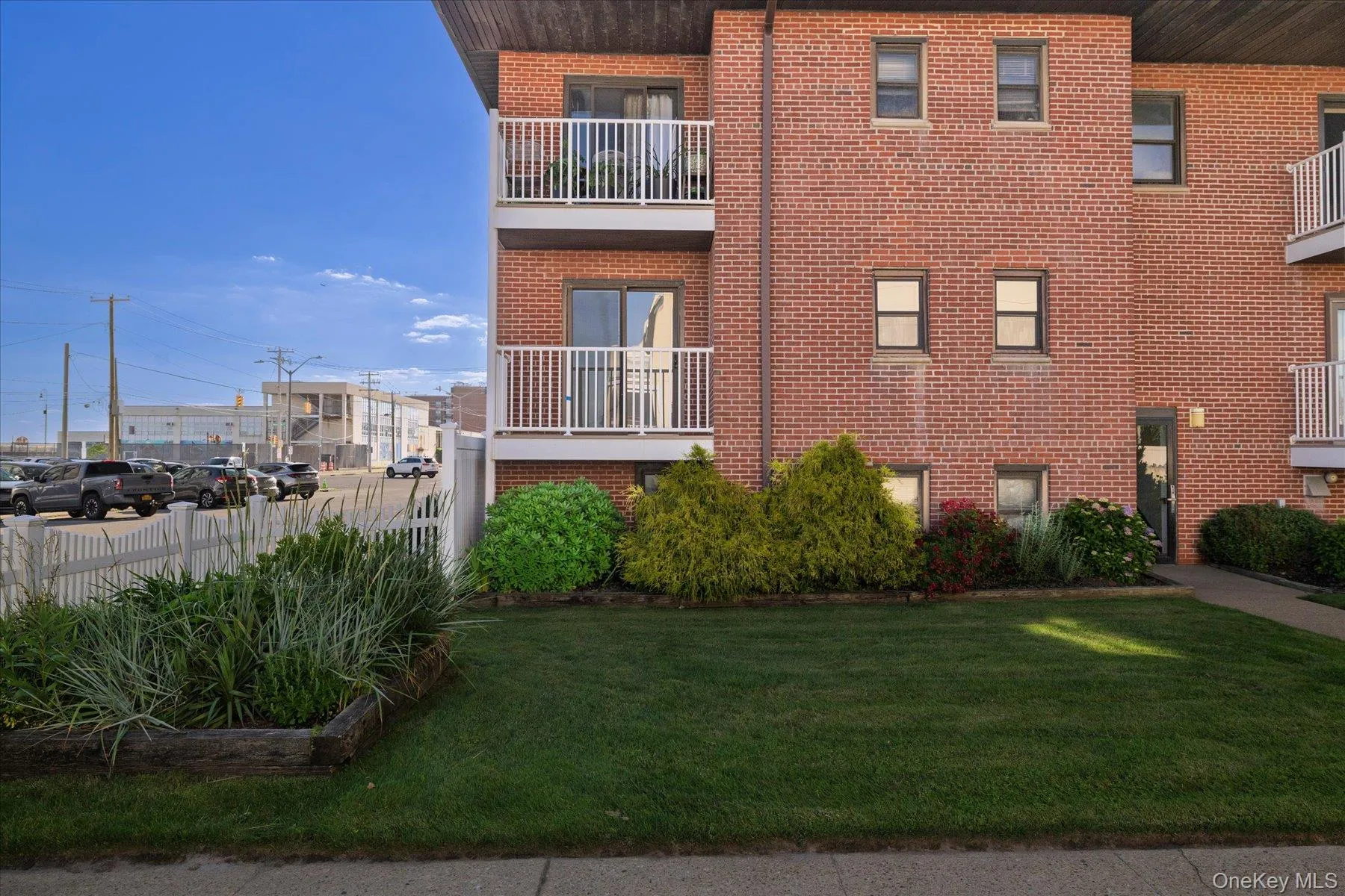 475 W Broadway, Long Beach, NY, 1 Room Rooms,1 BathroomBathrooms,Residential Lease,For Rent,W Broadway,0,1048167 475 W Broadway, Long Beach, NY, 1 Room Rooms,1 BathroomBathrooms,Residential Lease,For Rent,W Broadway,0,1048167