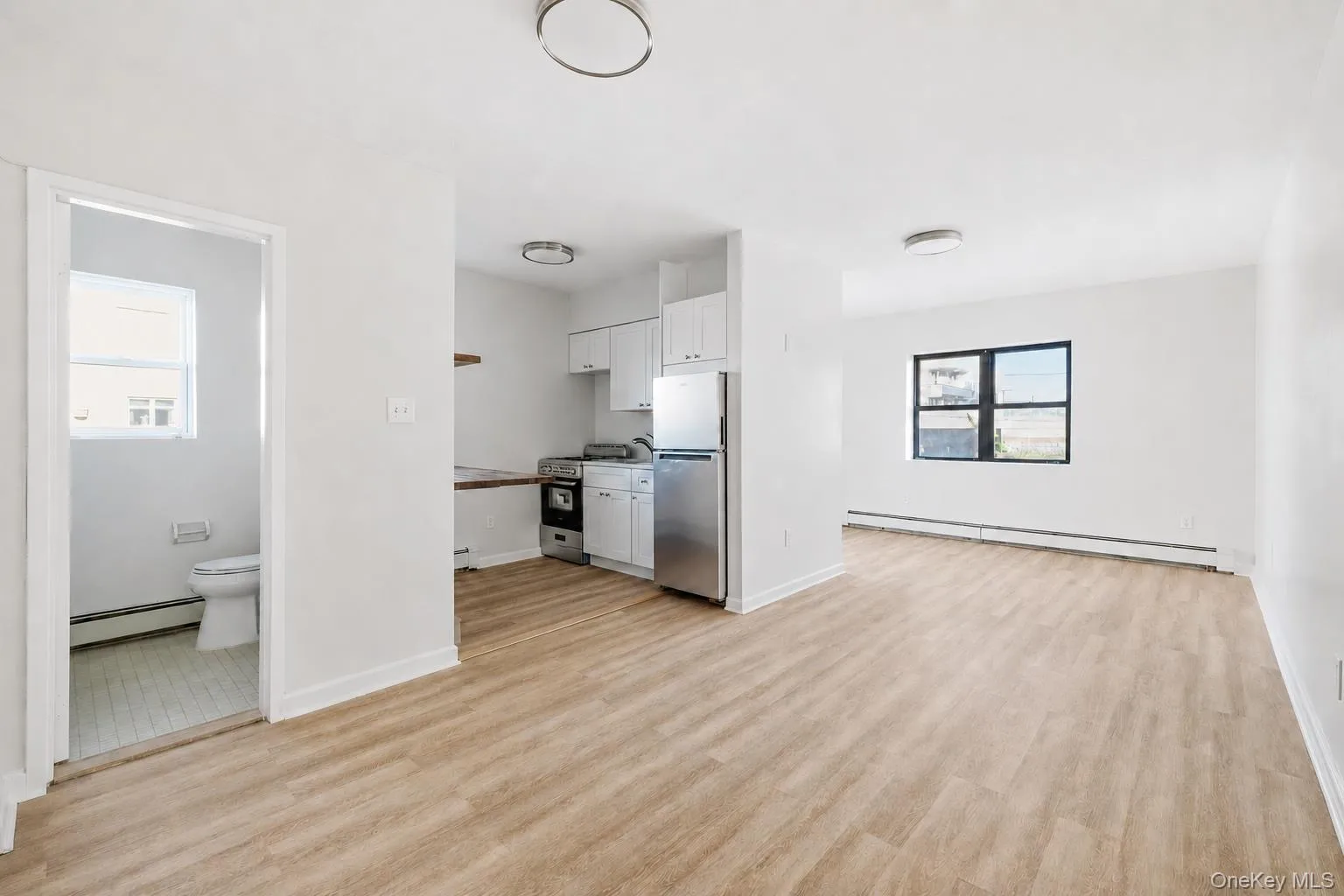 475 W Broadway, Long Beach, NY, 1 Room Rooms,1 BathroomBathrooms,Residential Lease,For Rent,W Broadway,0,1048167 475 W Broadway, Long Beach, NY, 1 Room Rooms,1 BathroomBathrooms,Residential Lease,For Rent,W Broadway,0,1048167