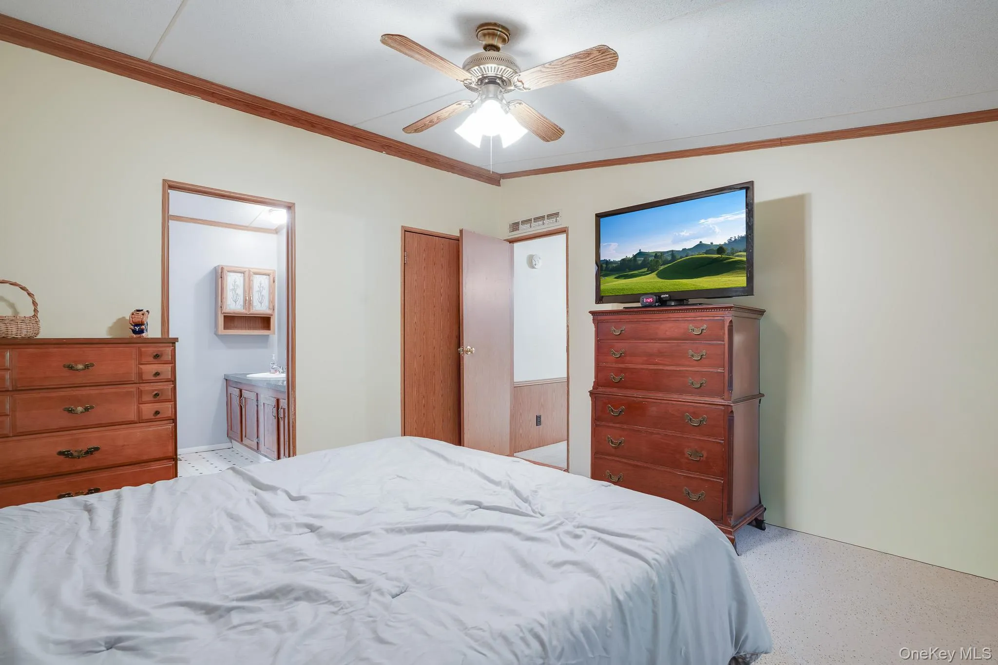 57 Forest Drive, Hyde Park, NY, 3 Bedrooms Bedrooms, 9 Rooms Rooms,2 BathroomsBathrooms,Residential,For Rent,Forest,0,1048169 57 Forest Drive, Hyde Park, NY, 3 Bedrooms Bedrooms, 9 Rooms Rooms,2 BathroomsBathrooms,Residential,For Rent,Forest,0,1048169