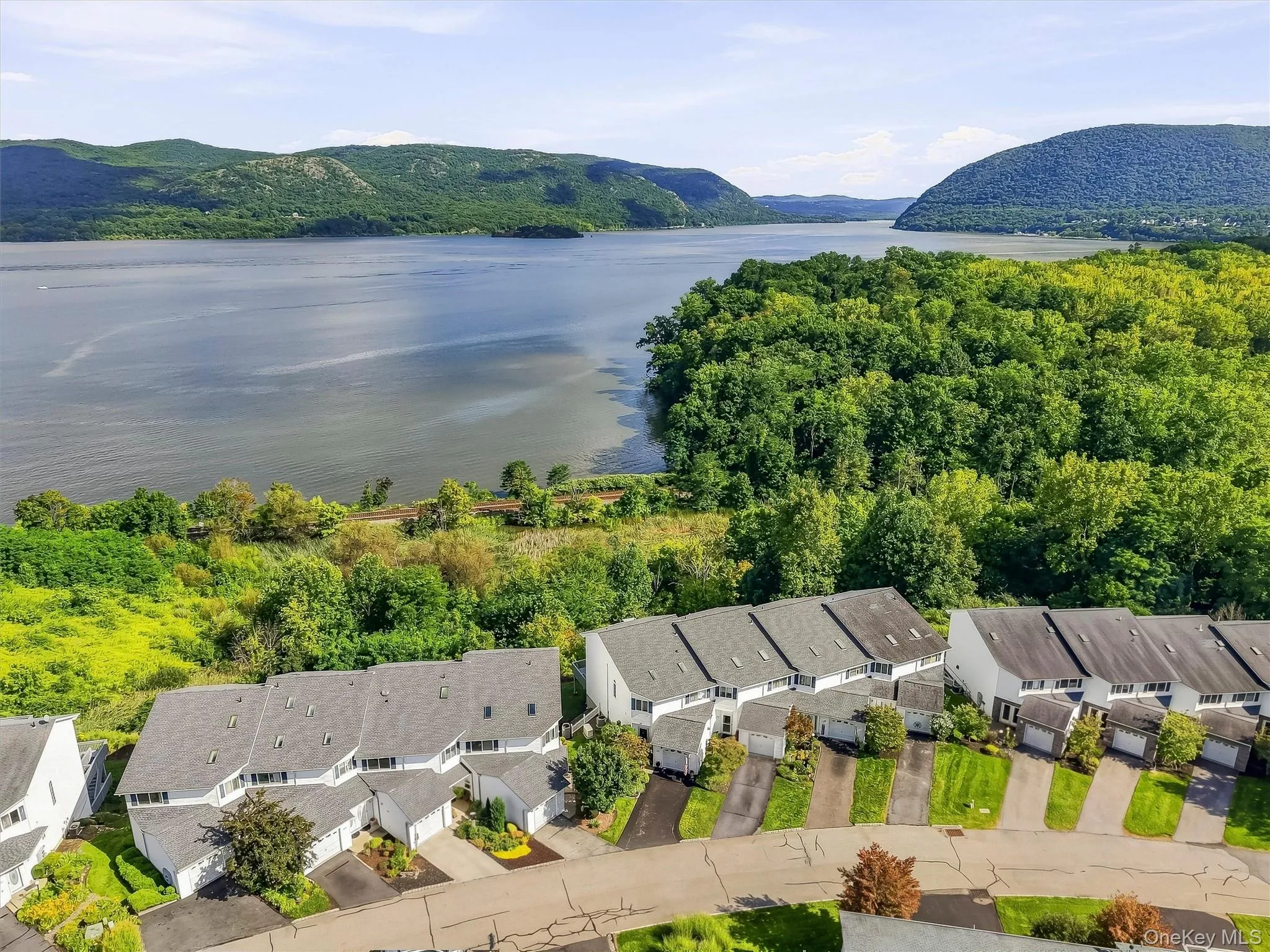 272 Tamerisk Lane, New Windsor, NY, 3 Bedrooms Bedrooms, 6 Rooms Rooms,2 BathroomsBathrooms,Residential,For Rent,Tamerisk,0,1048171 272 Tamerisk Lane, New Windsor, NY, 3 Bedrooms Bedrooms, 6 Rooms Rooms,2 BathroomsBathrooms,Residential,For Rent,Tamerisk,0,1048171