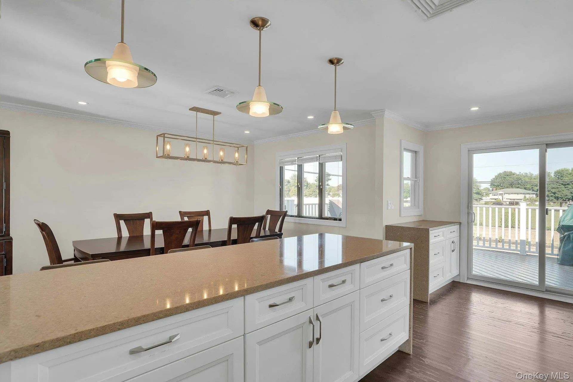 Love this kitchen. Love this kitchen.