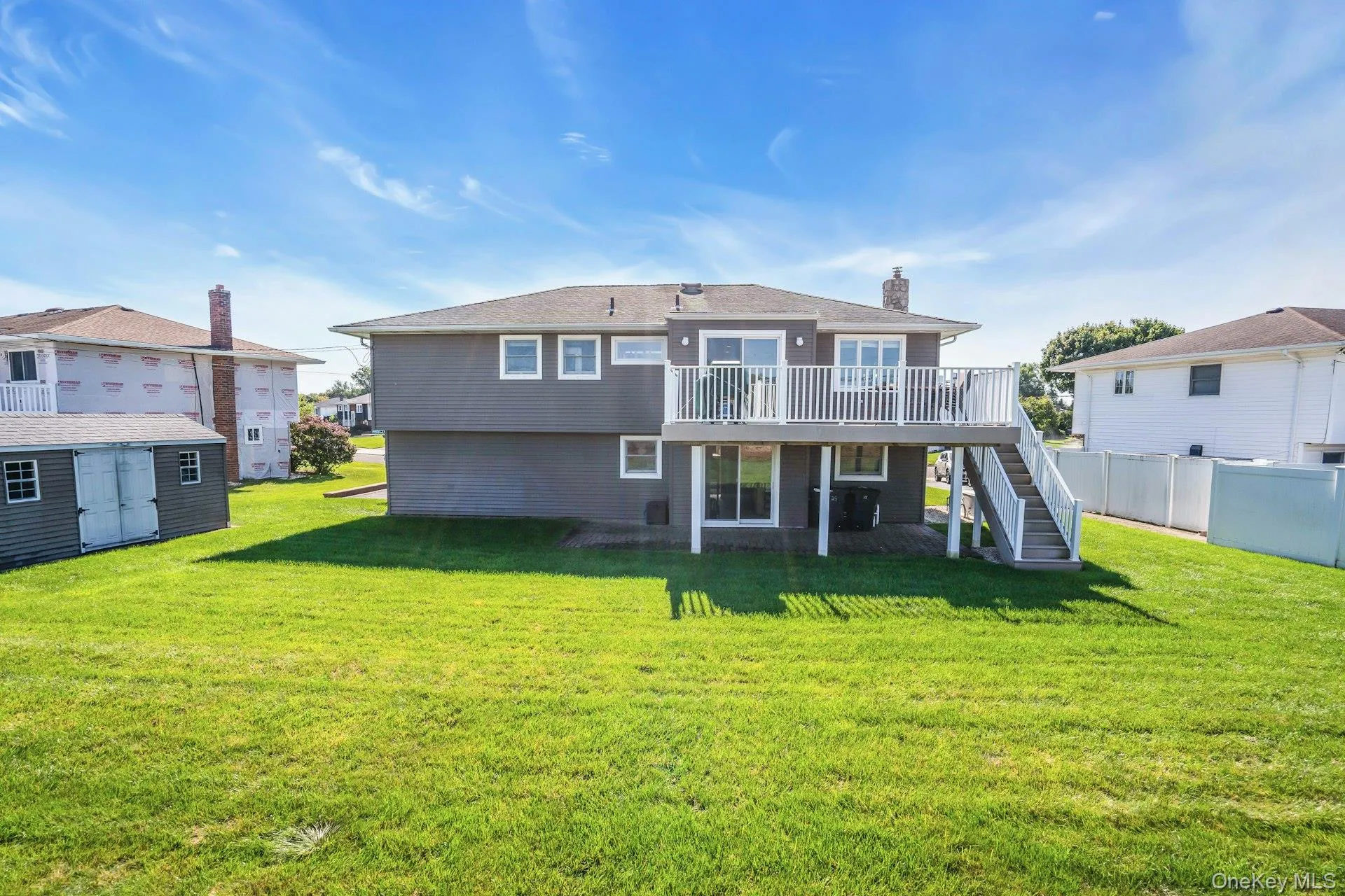 Great house with whole house Generac Generator. Great house with whole house Generac Generator.