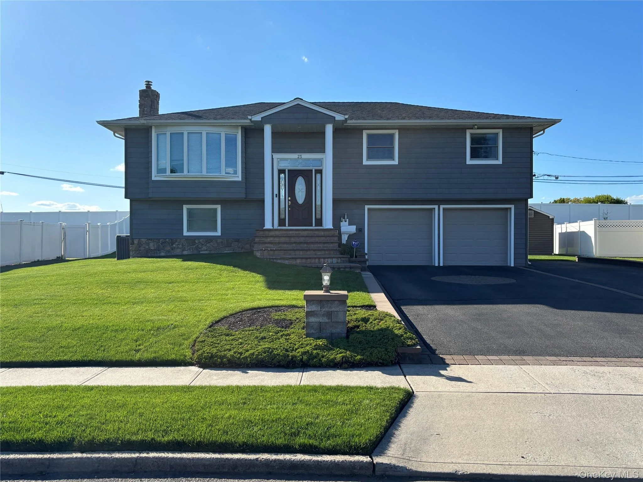 25 Heather Crescent, Smithtown, NY, 4 Bedrooms Bedrooms, 8 Rooms Rooms,2 BathroomsBathrooms,Residential,For Rent,Heather,0,1048174 25 Heather Crescent, Smithtown, NY, 4 Bedrooms Bedrooms, 8 Rooms Rooms,2 BathroomsBathrooms,Residential,For Rent,Heather,0,1048174