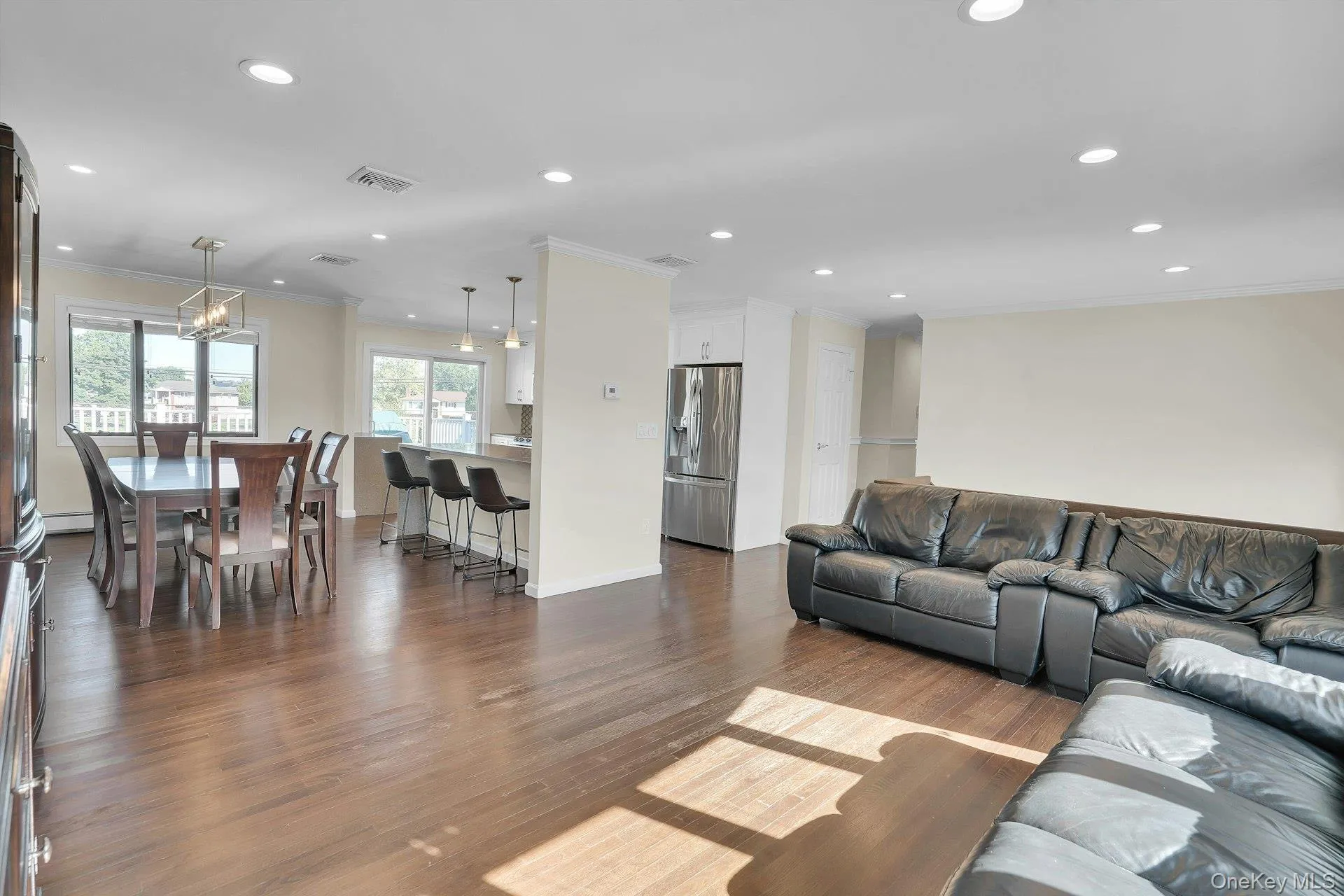 Rooms flow together. Rooms flow together.