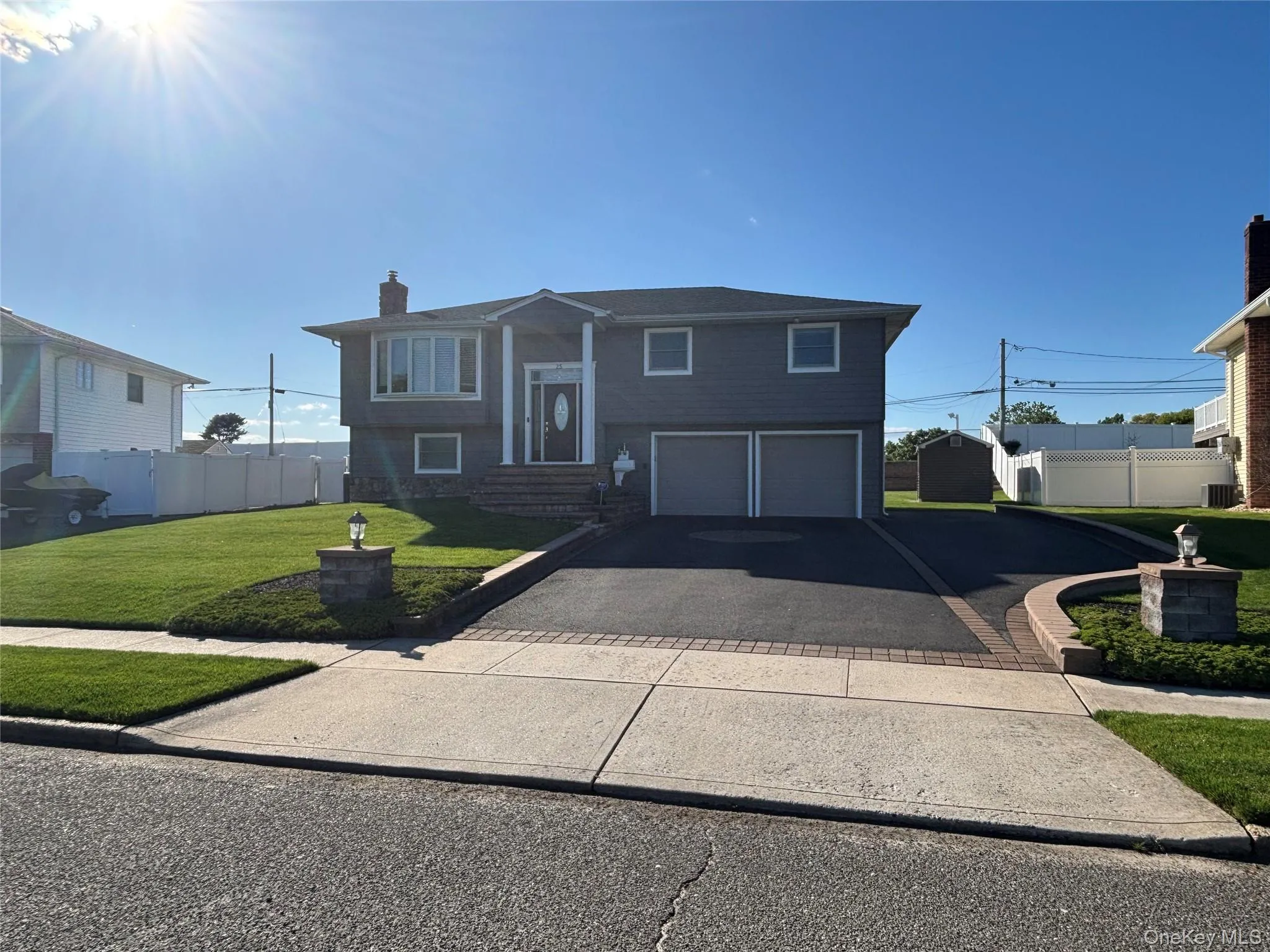 25 Heather Crescent, Smithtown, NY, 4 Bedrooms Bedrooms, 8 Rooms Rooms,2 BathroomsBathrooms,Residential,For Rent,Heather,0,1048174 25 Heather Crescent, Smithtown, NY, 4 Bedrooms Bedrooms, 8 Rooms Rooms,2 BathroomsBathrooms,Residential,For Rent,Heather,0,1048174