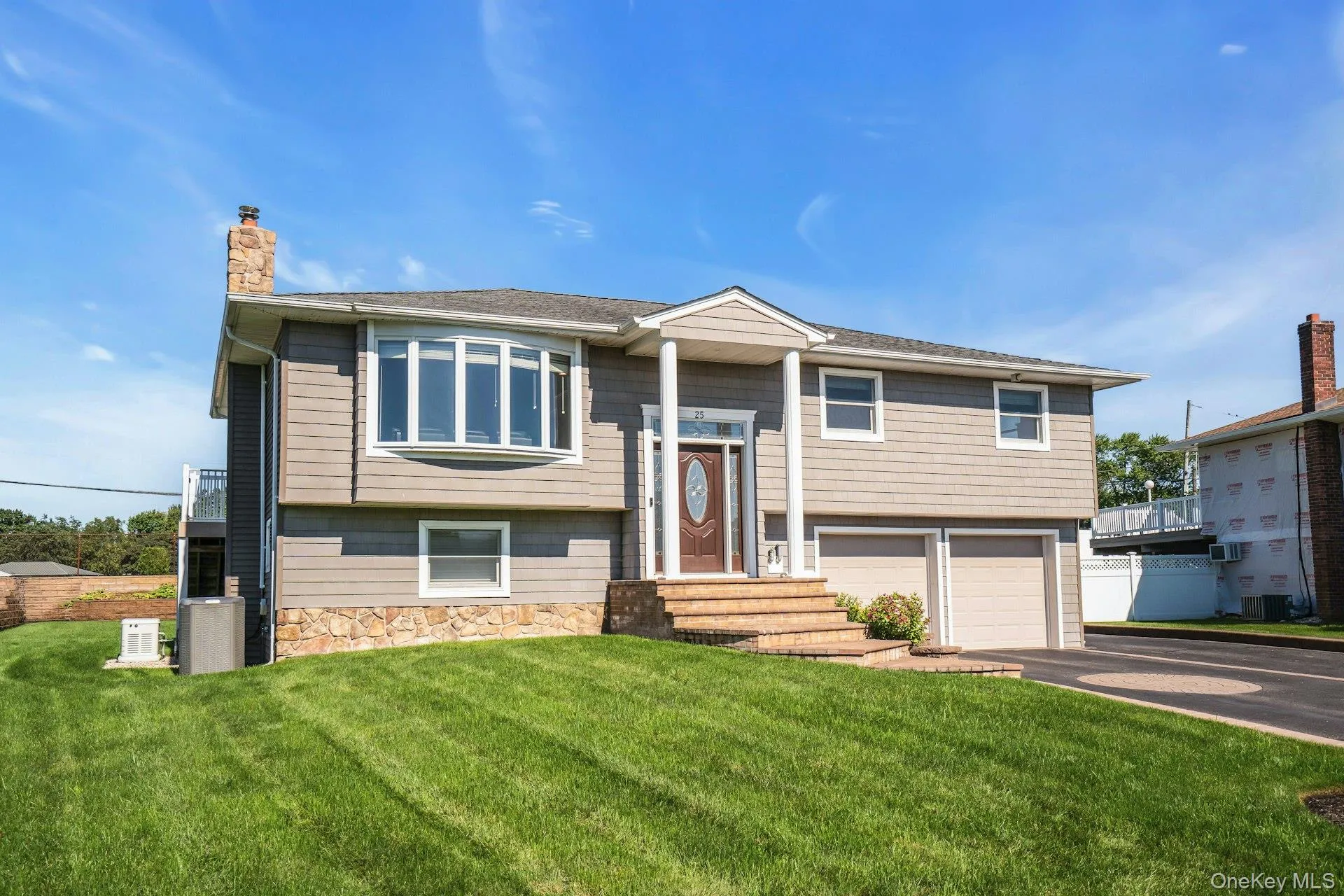 This well appointed home is in the heart of Commack. This well appointed home is in the heart of Commack.