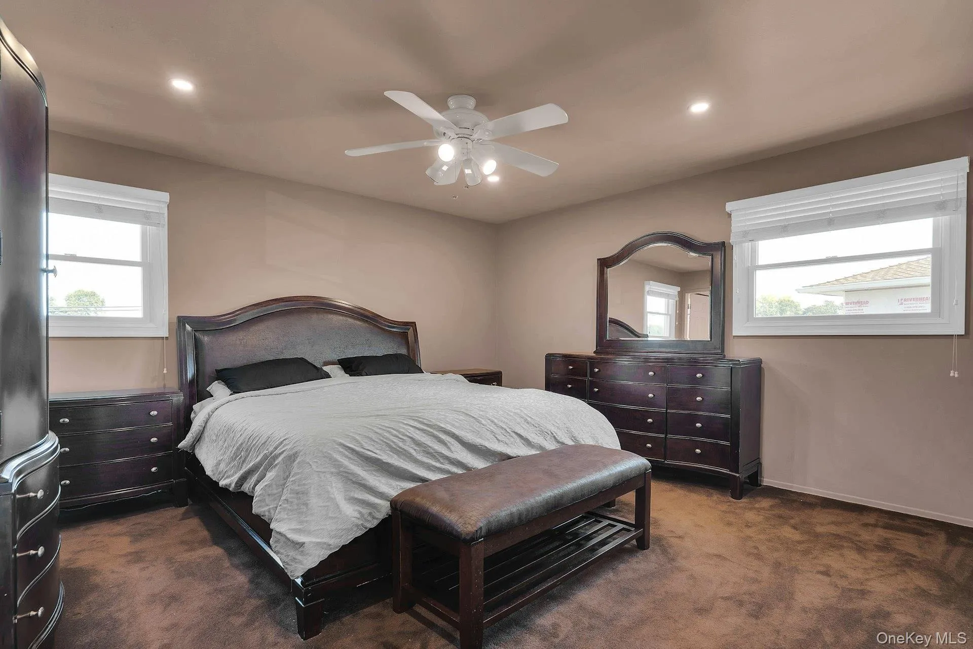 Nice size room. Nice size room.