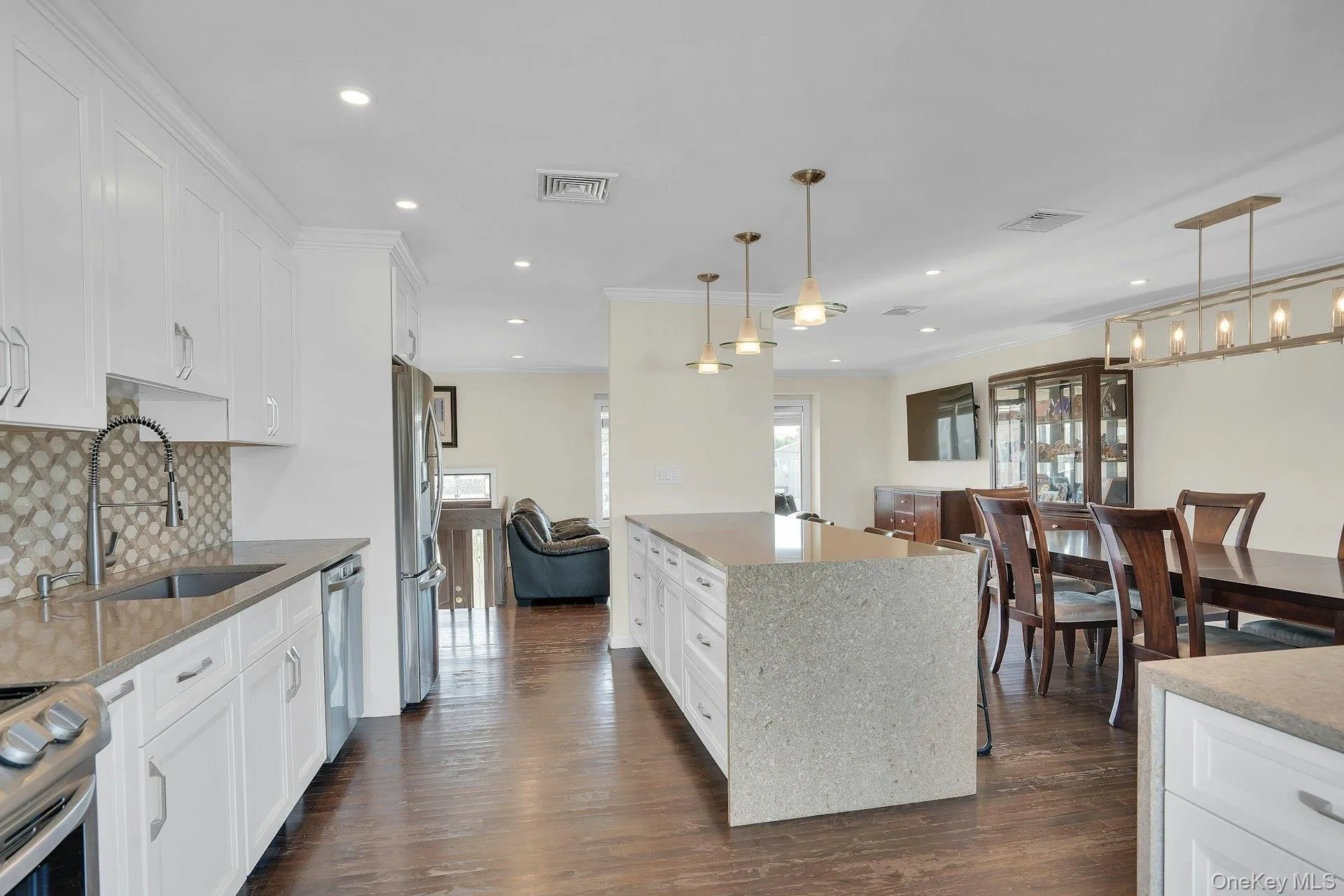 25 Heather Crescent, Smithtown, NY, 4 Bedrooms Bedrooms, 8 Rooms Rooms,2 BathroomsBathrooms,Residential,For Rent,Heather,0,1048174 25 Heather Crescent, Smithtown, NY, 4 Bedrooms Bedrooms, 8 Rooms Rooms,2 BathroomsBathrooms,Residential,For Rent,Heather,0,1048174
