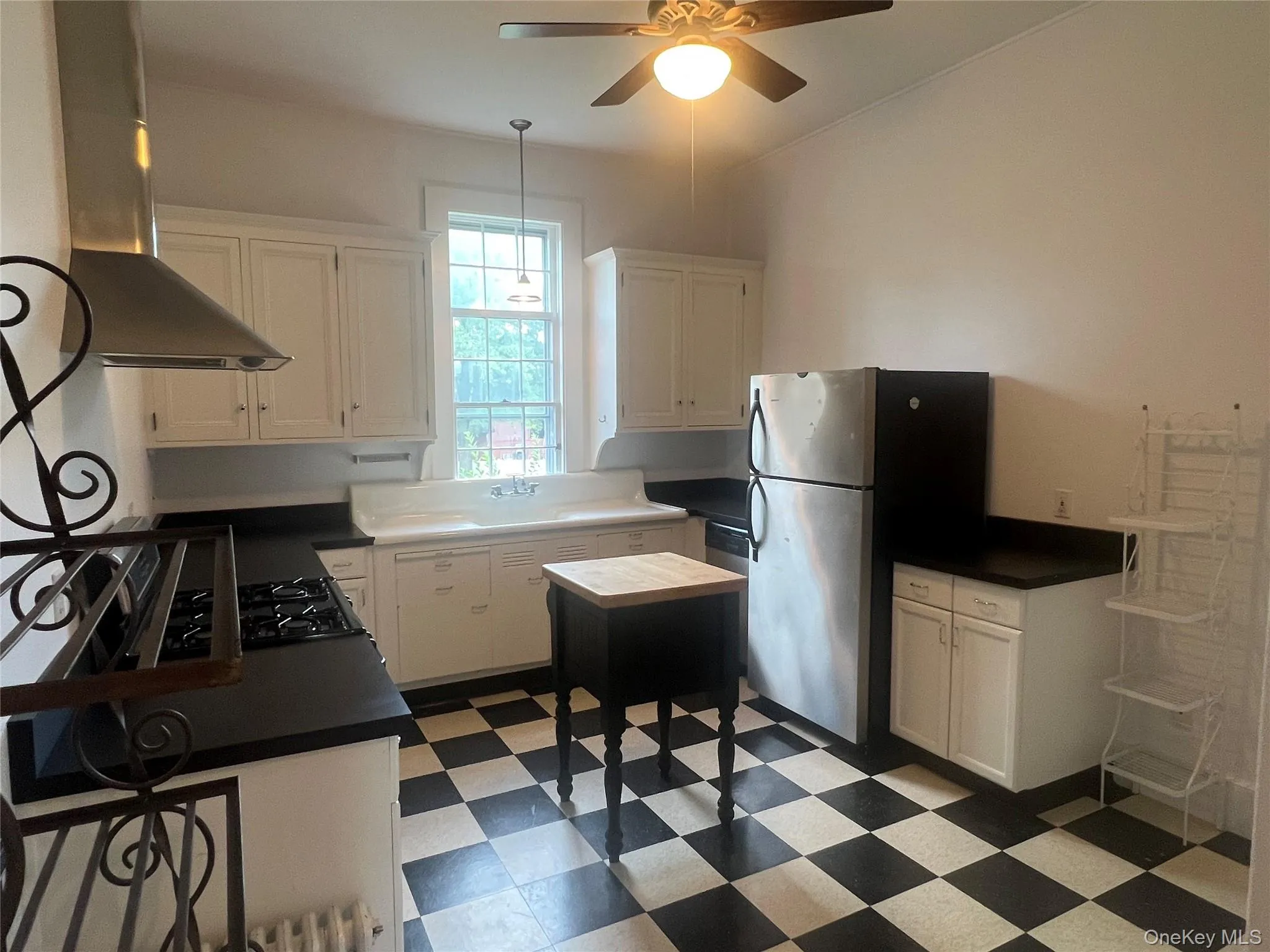 7 Parkway, Goshen, NY, 2 Bedroom Bedrooms, 5 Room Rooms,1 BathroomBathrooms,Residential Lease,For Rent,Parkway,0,1048179 7 Parkway, Goshen, NY, 2 Bedroom Bedrooms, 5 Room Rooms,1 BathroomBathrooms,Residential Lease,For Rent,Parkway,0,1048179