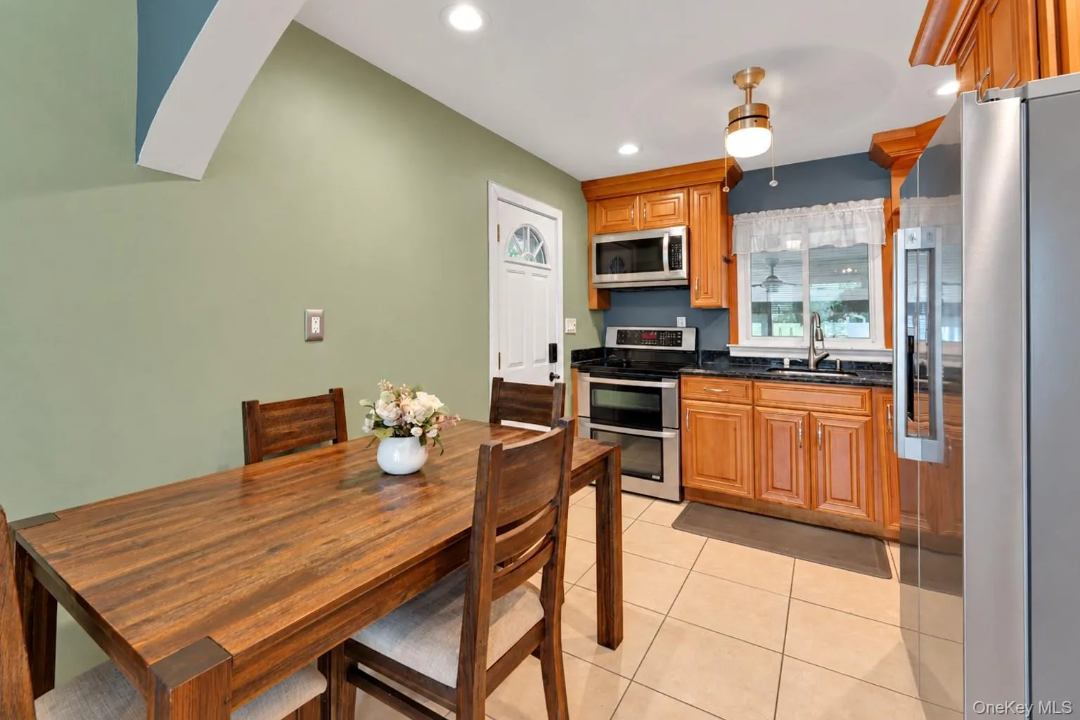 Eat in kitchen Eat in kitchen