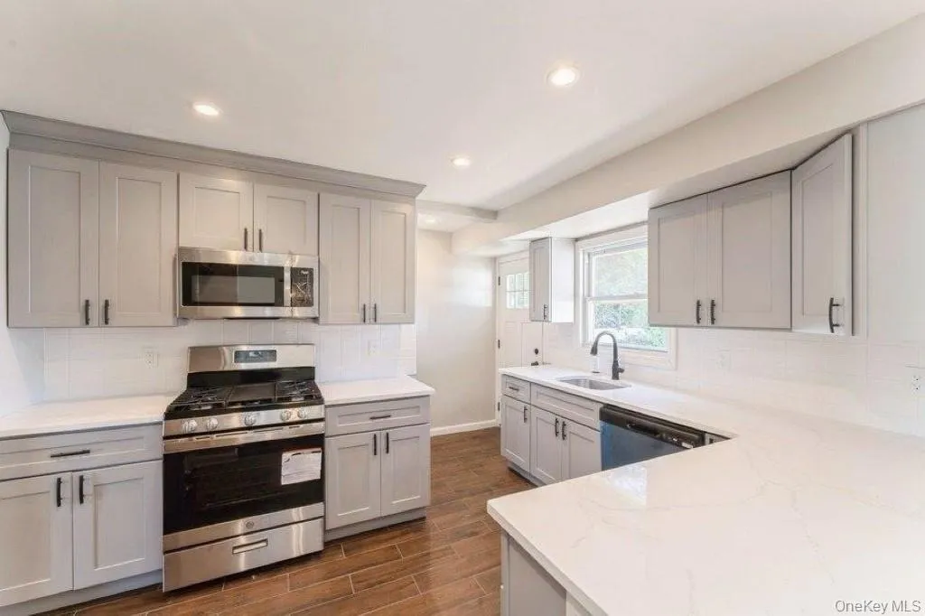 1839 Front Street, Hempstead, NY, 3 Bedrooms Bedrooms, 7 Rooms Rooms,2 BathroomsBathrooms,Residential,For Rent,Front,0,1048203 1839 Front Street, Hempstead, NY, 3 Bedrooms Bedrooms, 7 Rooms Rooms,2 BathroomsBathrooms,Residential,For Rent,Front,0,1048203