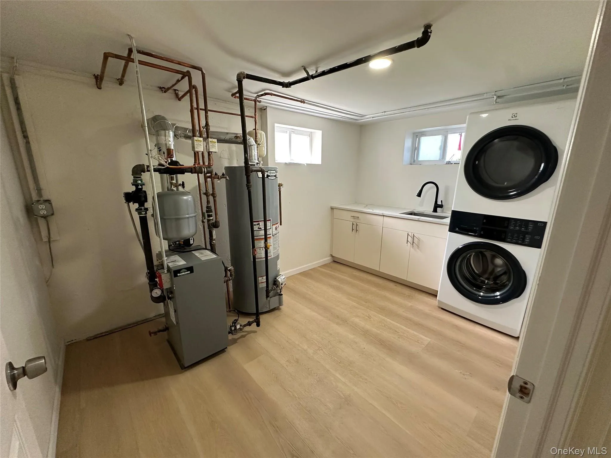 1839 Front Street, Hempstead, NY, 3 Bedrooms Bedrooms, 7 Rooms Rooms,2 BathroomsBathrooms,Residential,For Rent,Front,0,1048203 1839 Front Street, Hempstead, NY, 3 Bedrooms Bedrooms, 7 Rooms Rooms,2 BathroomsBathrooms,Residential,For Rent,Front,0,1048203