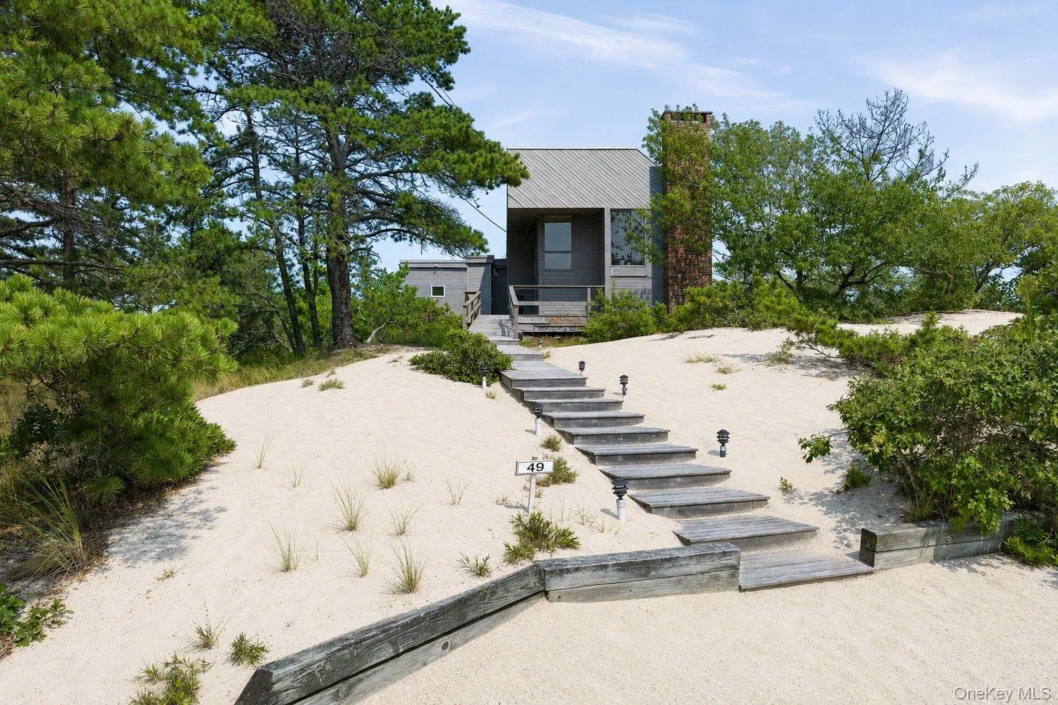 49 Gilberts Path, East Hampton, New York 11930