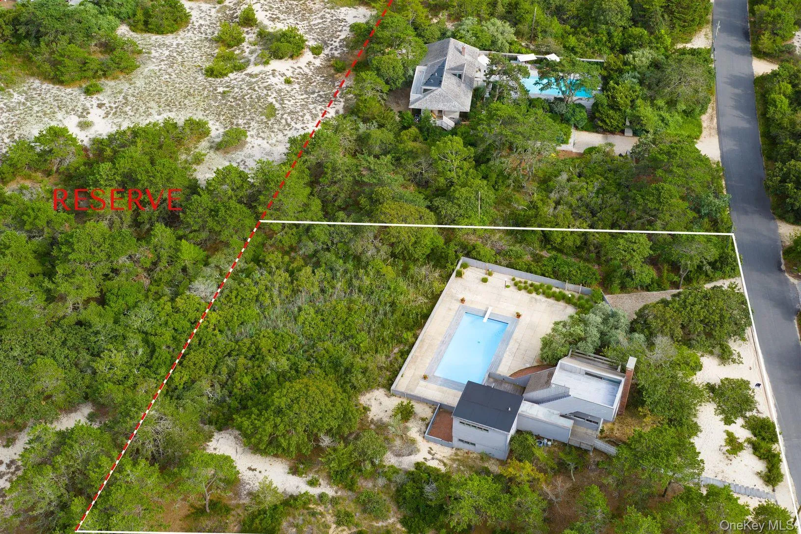 49 Gilberts Path, East Hampton, New York 11930